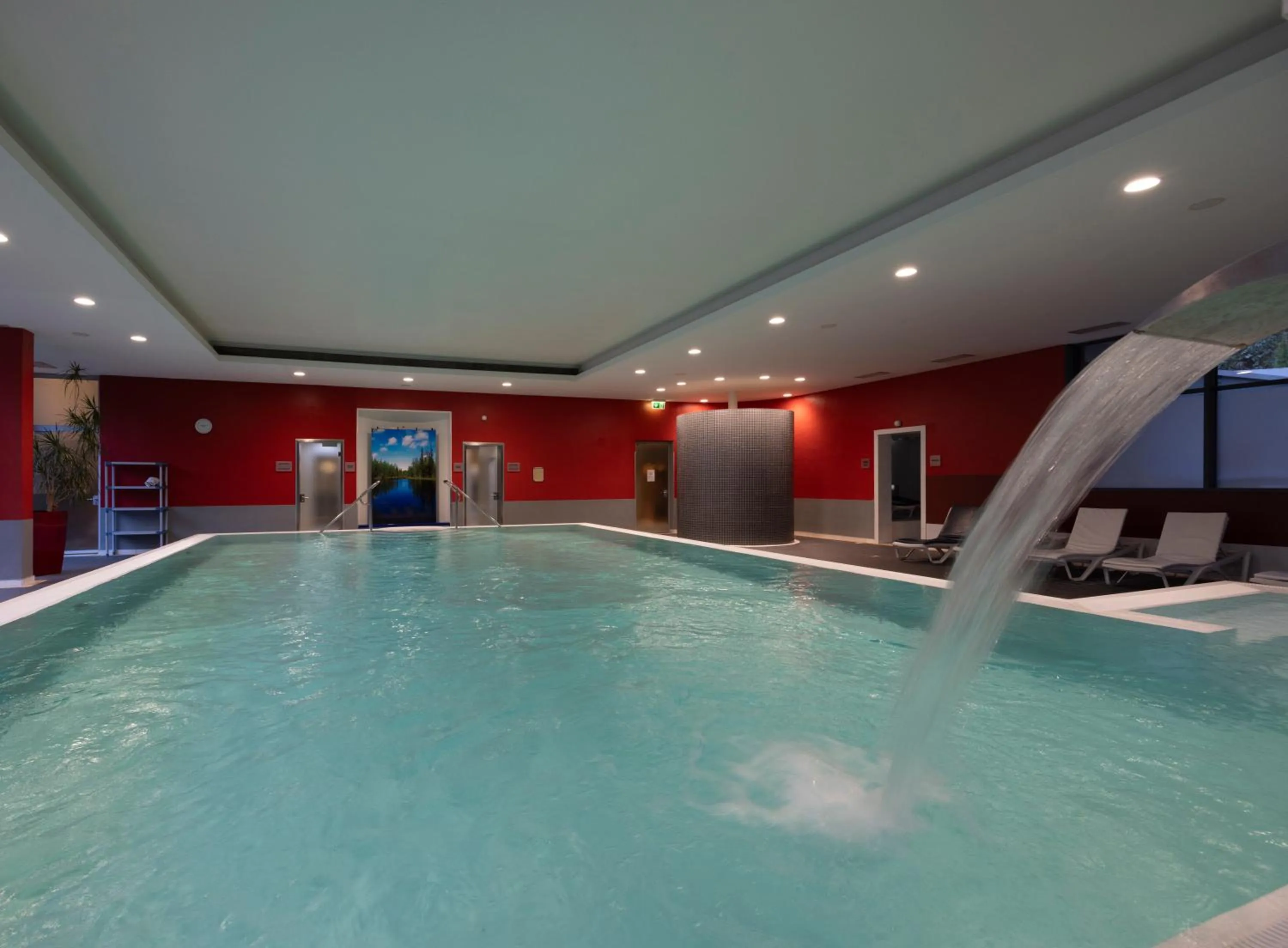 Swimming pool in Fletcher Hotel-Restaurant Arnsberg-Sauerland