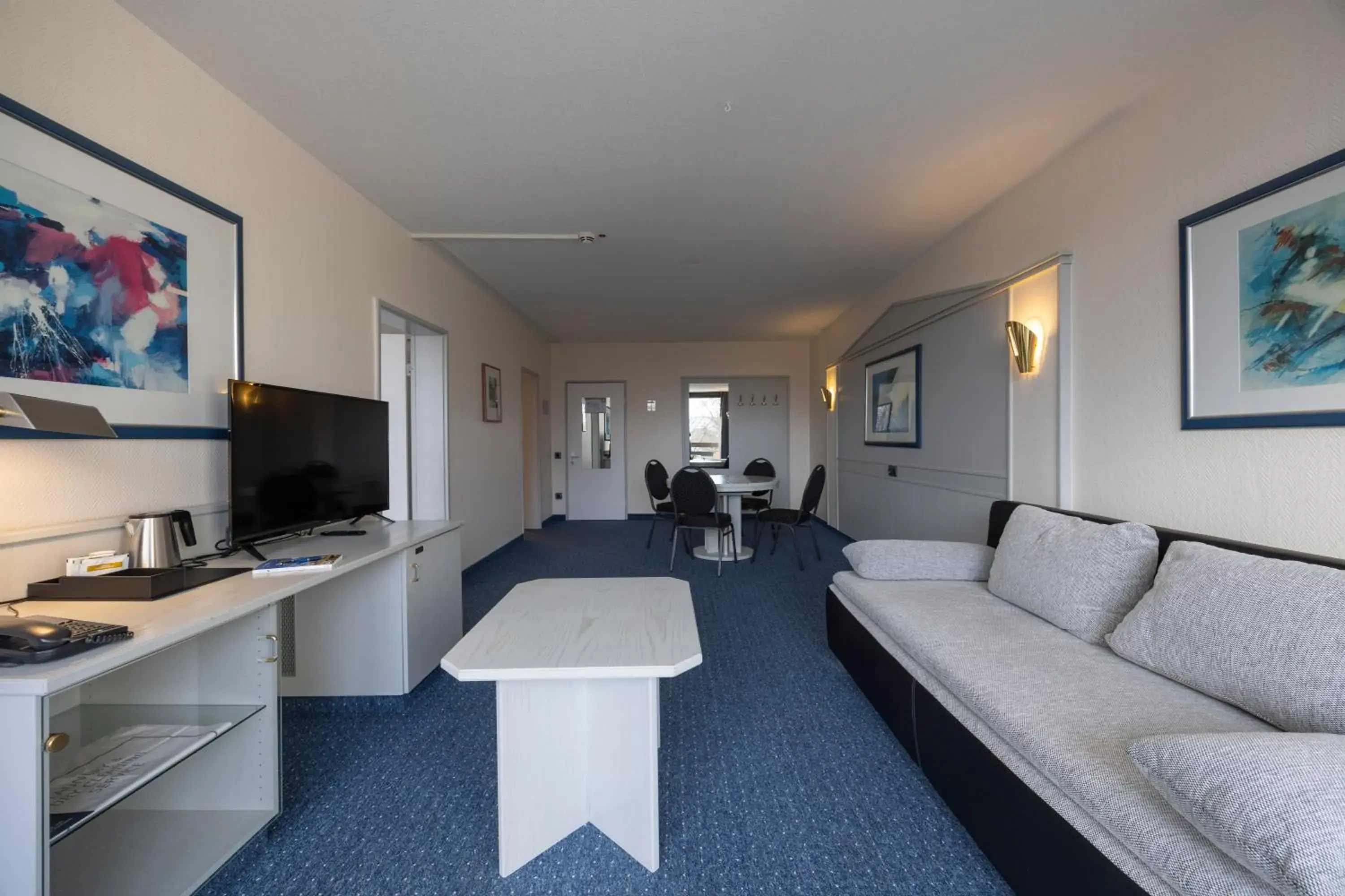 TV and multimedia in Fletcher Hotel-Restaurant Arnsberg-Sauerland TV and multimedia in Fletcher Hotel-Restaurant Arnsberg-Sauerland