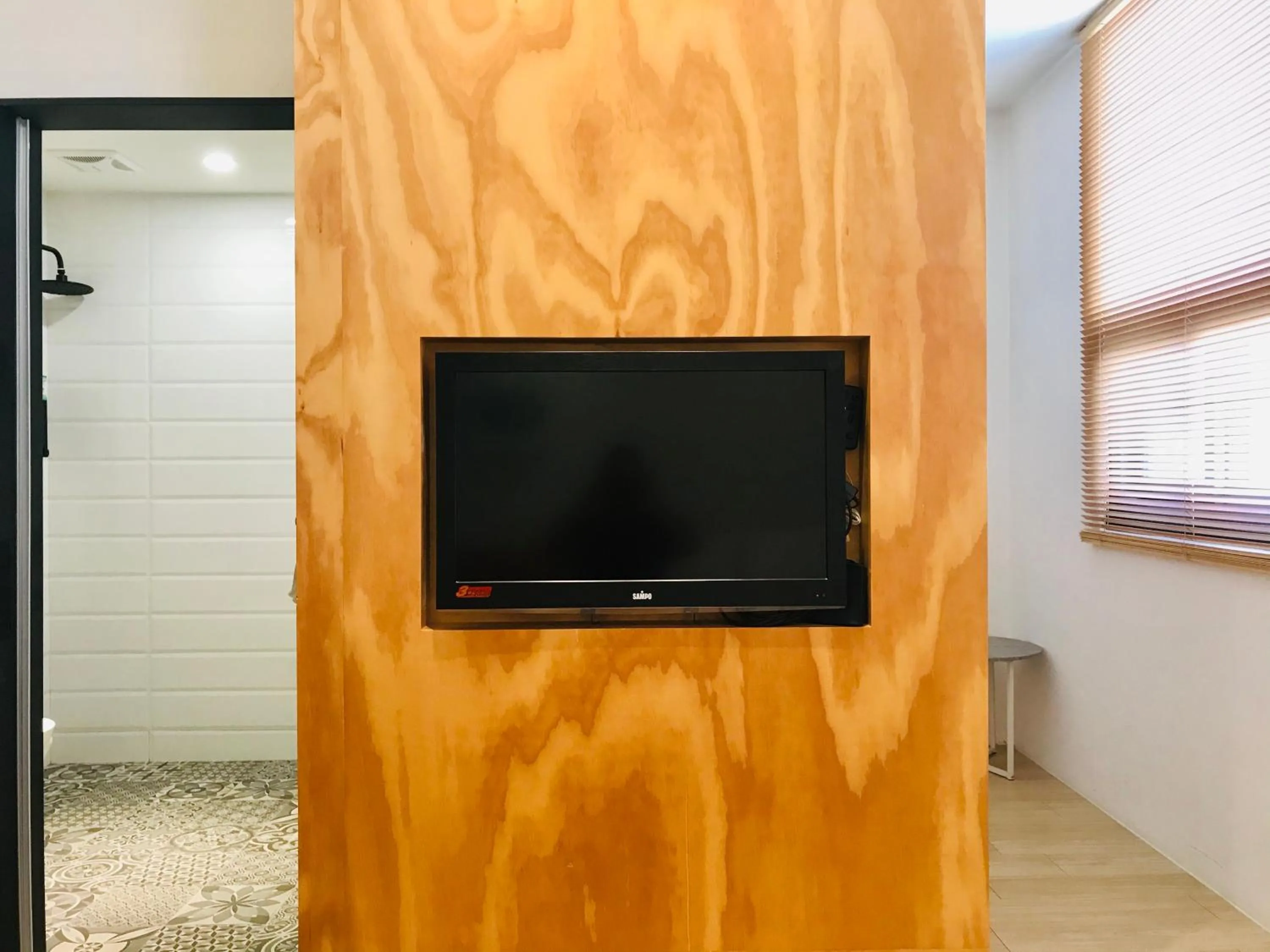 TV and multimedia in Home Rest Hotel 2