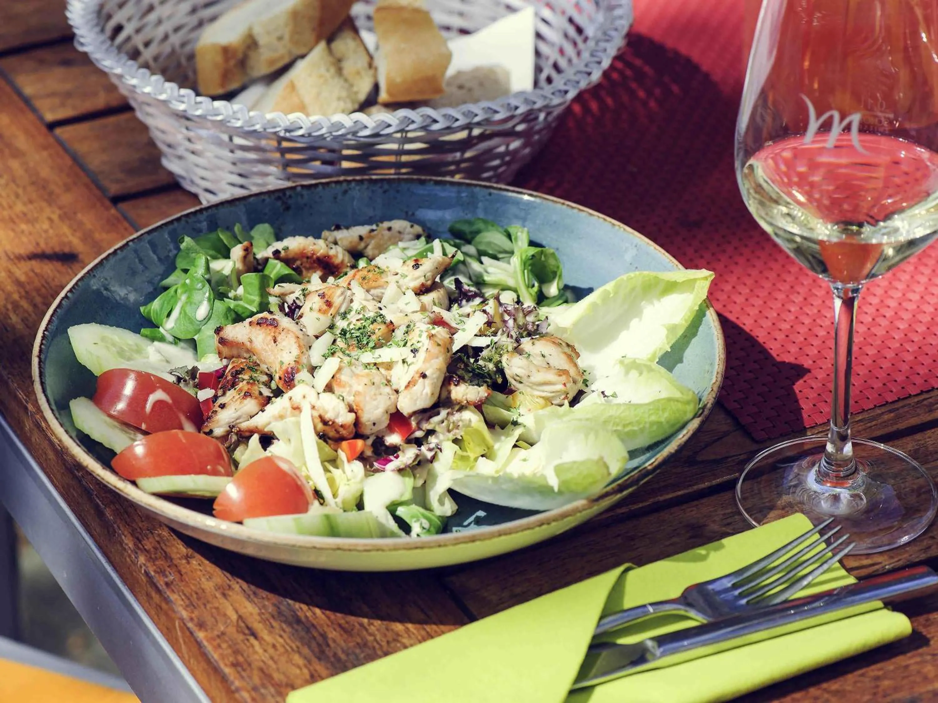 Lounge or bar in Mercure Hotel Düsseldorf City Center