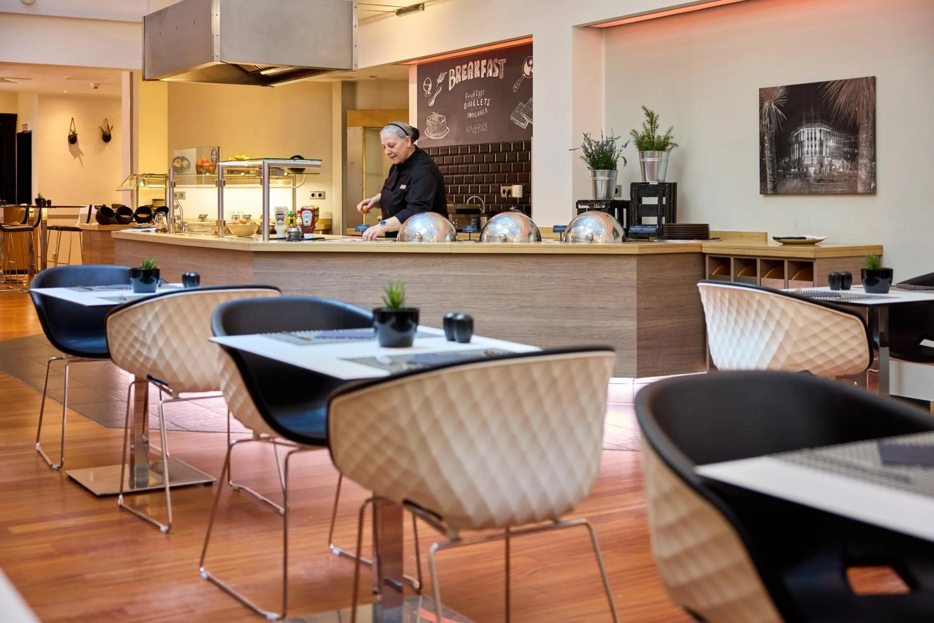 Breakfast in Mercure Hotel Düsseldorf City Center