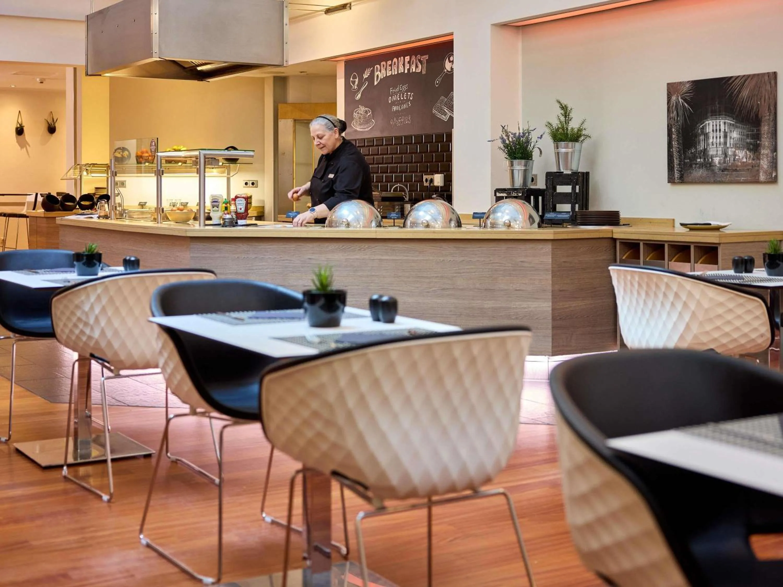 Breakfast in Mercure Hotel Düsseldorf City Center