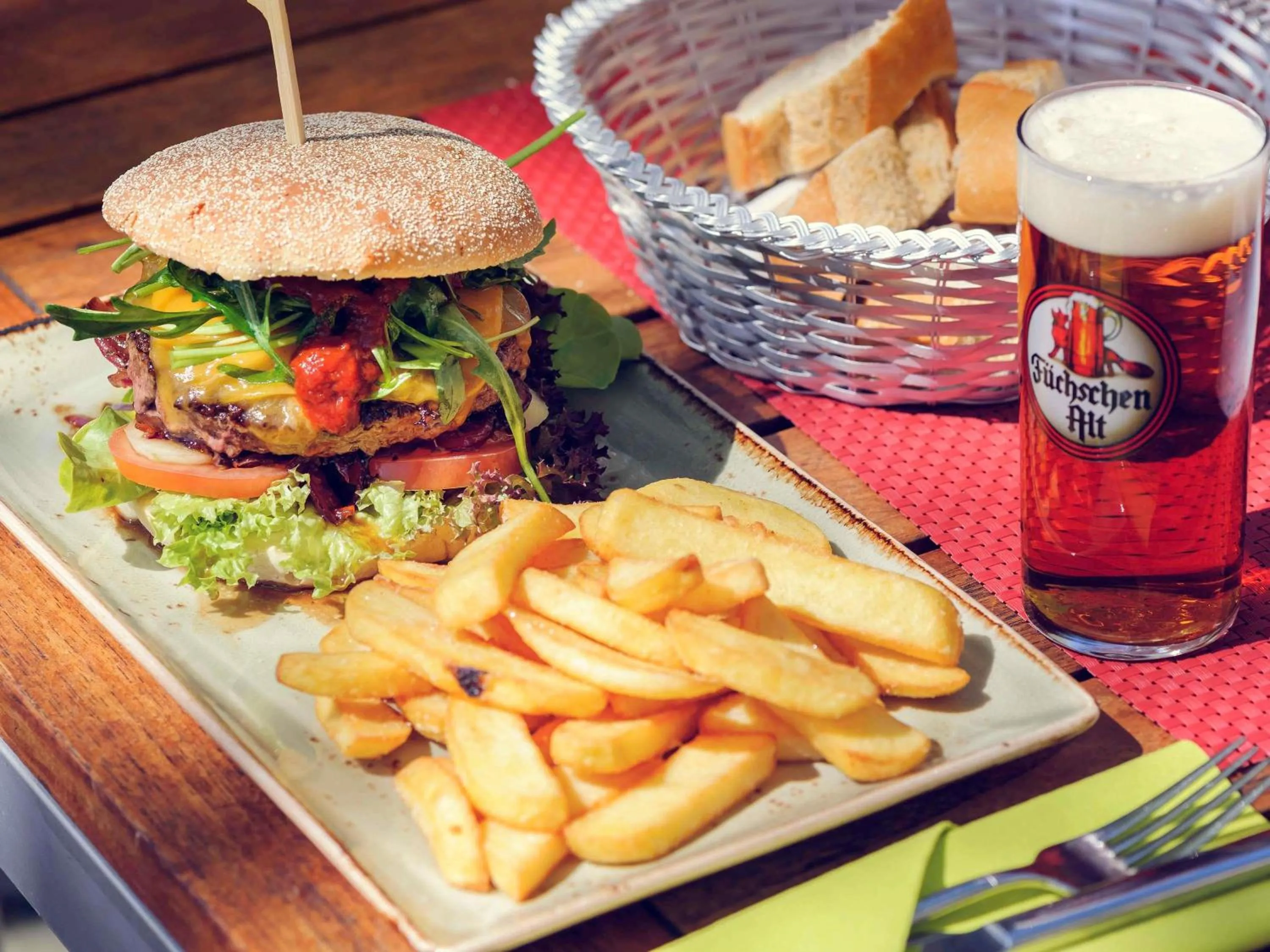 Lounge or bar in Mercure Hotel Düsseldorf City Center