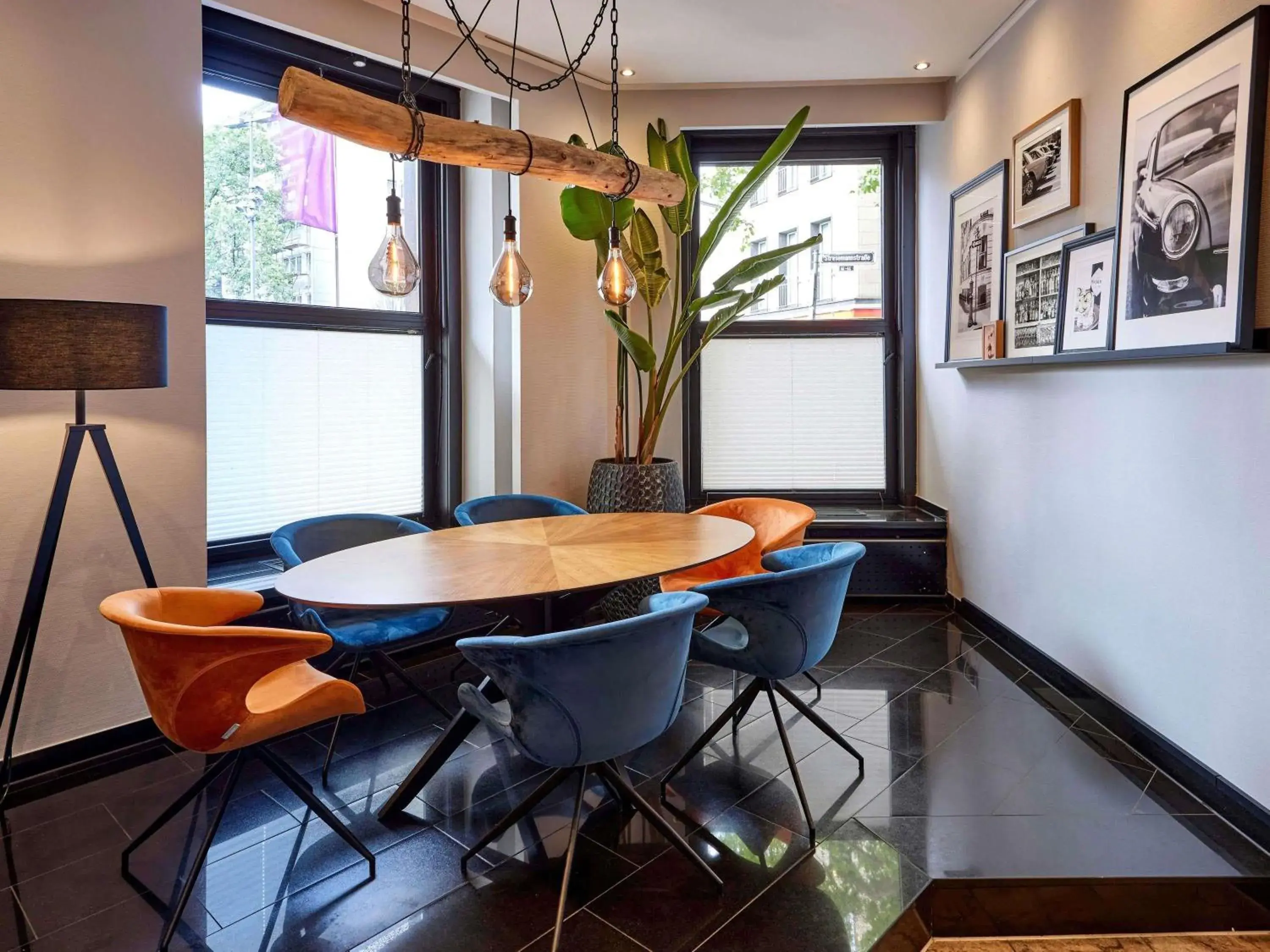 Property building in Mercure Hotel Düsseldorf City Center Property building in Mercure Hotel Düsseldorf City Center