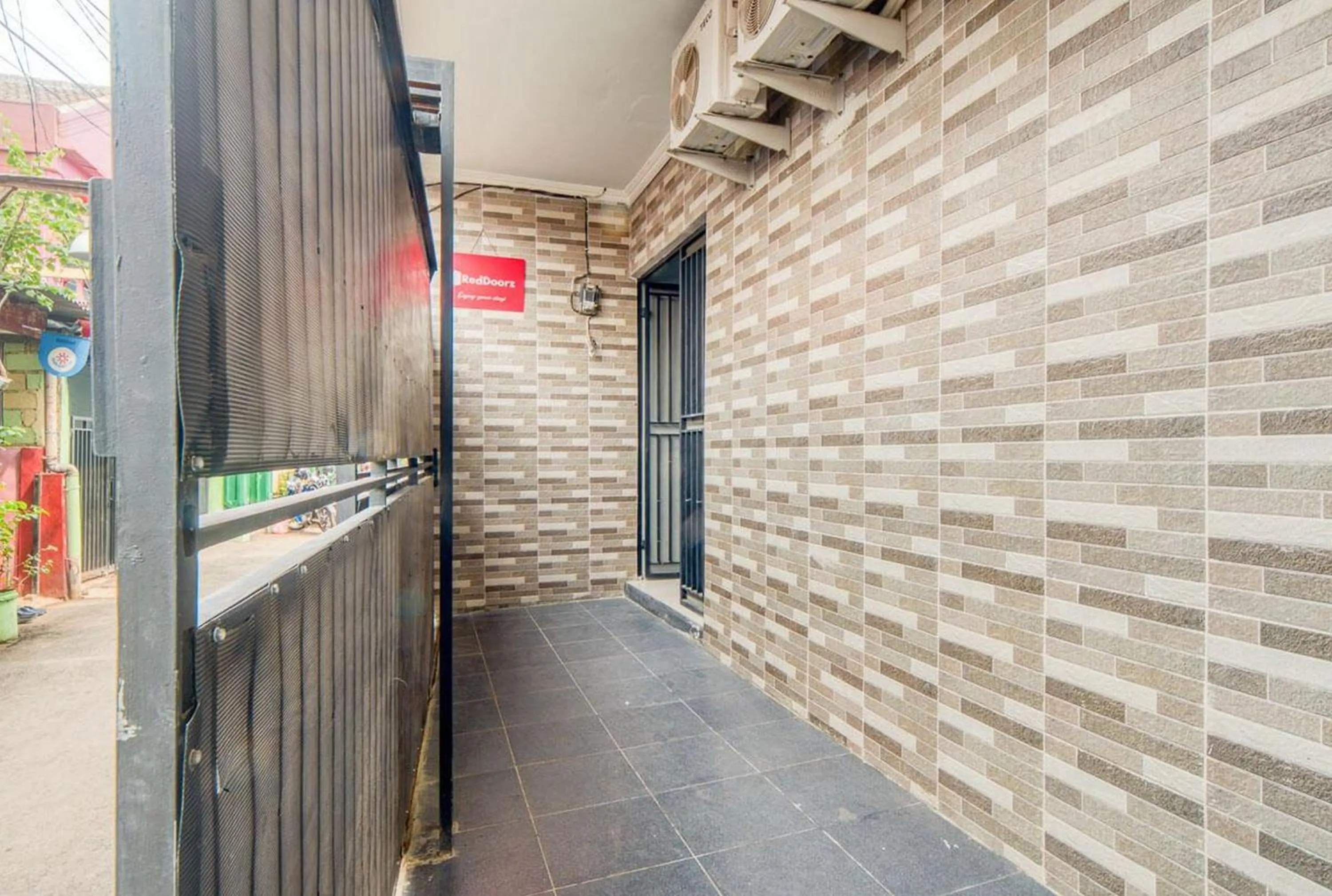 Property building in RedDoorz near Graha Cijantung Mall