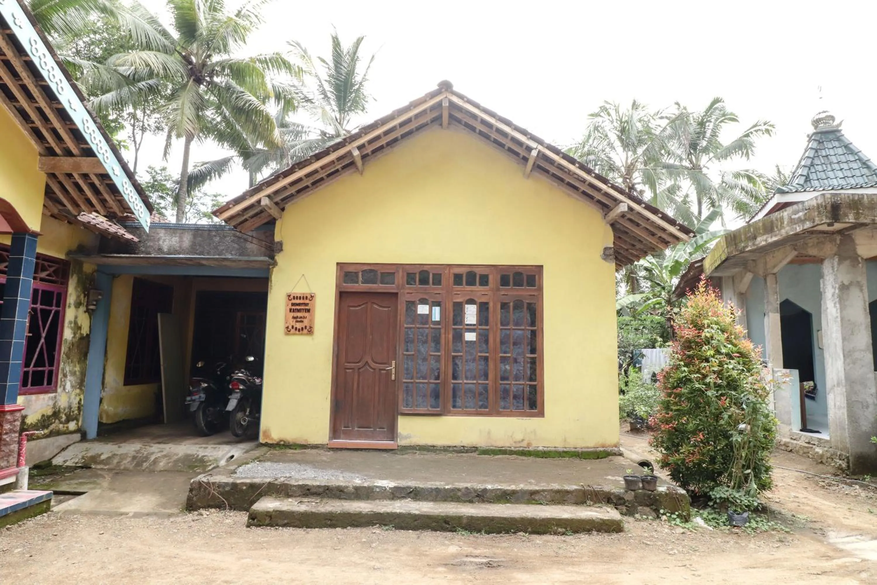 Facade/entrance in Kasmiyem Homestay