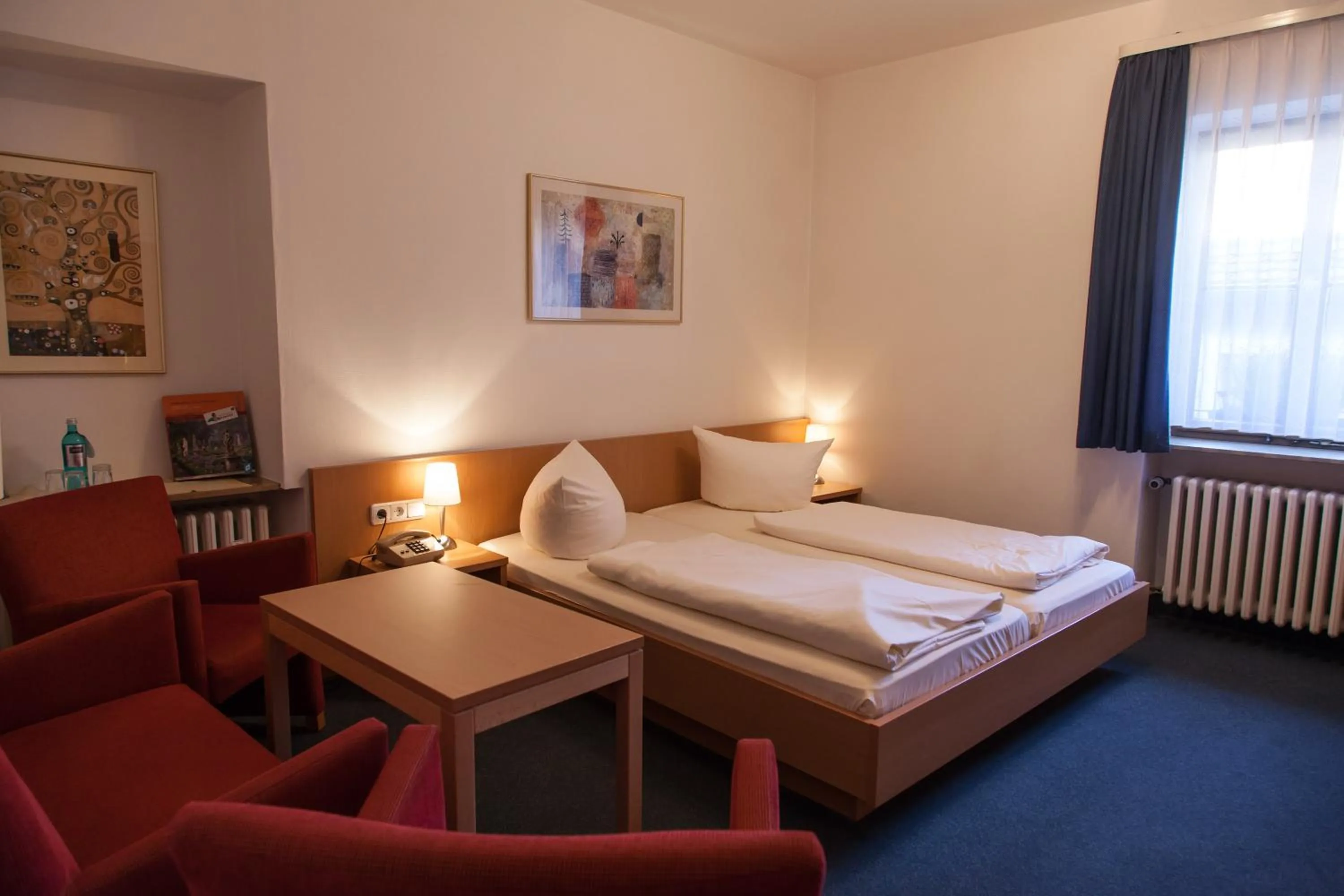 Living room, Bed in Akzent Hotel Schranne