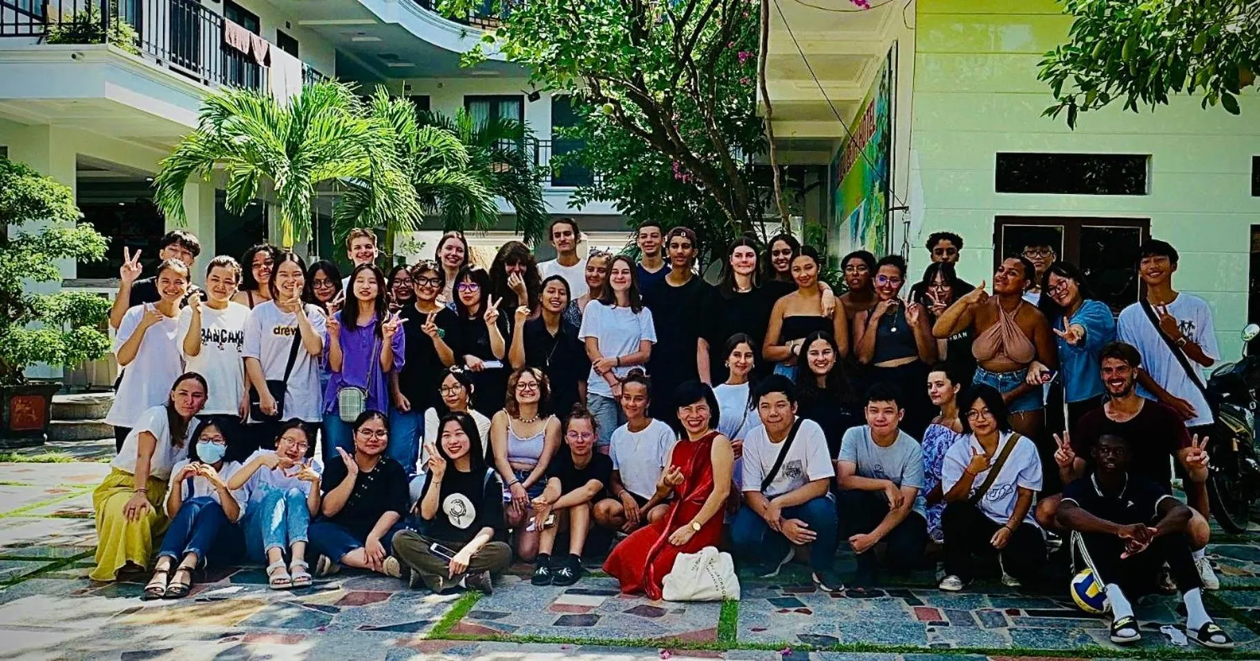 People in Elizabeth Hotel Tam Coc