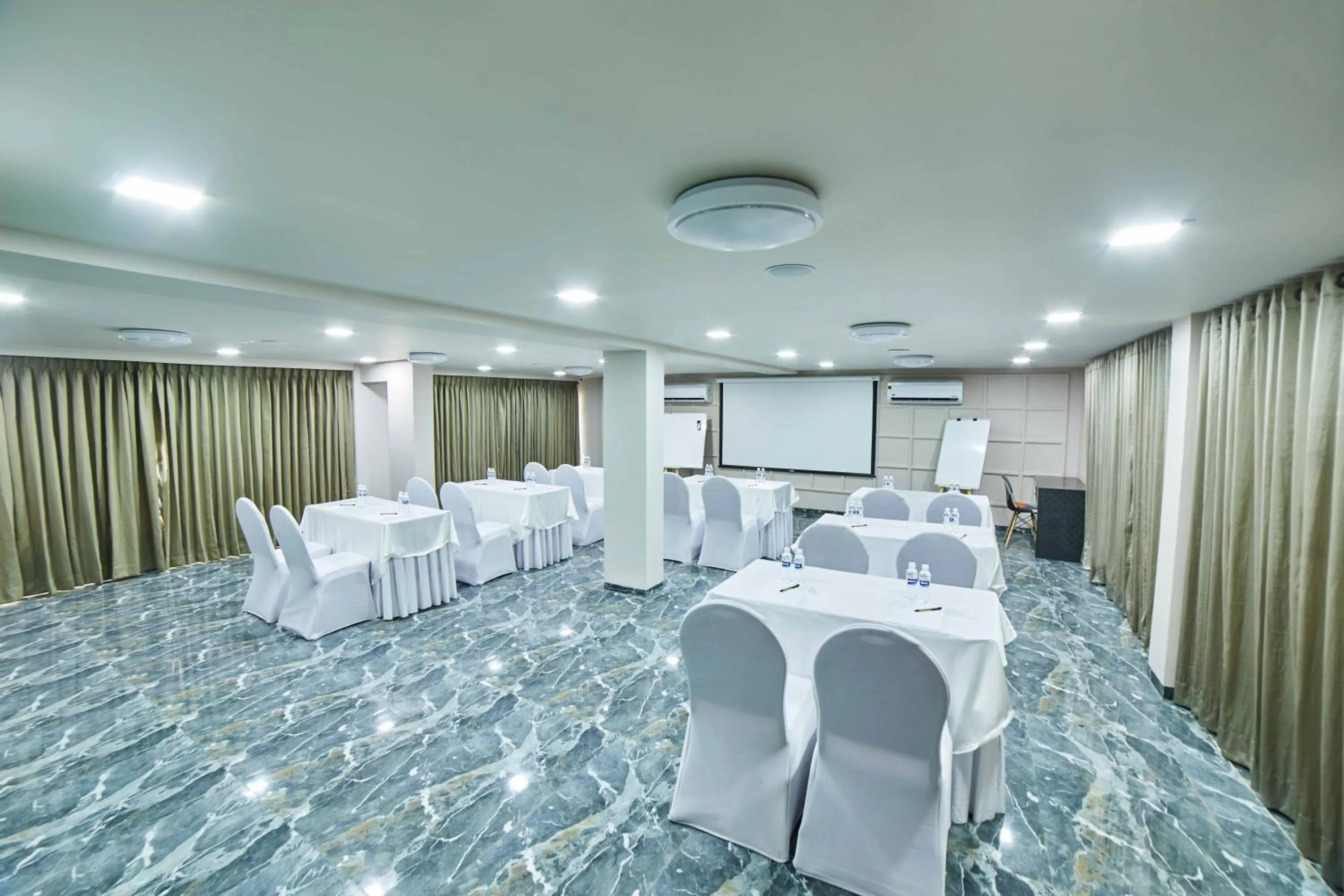 Business facilities in Aureole Mrida - A Boutique Hotel