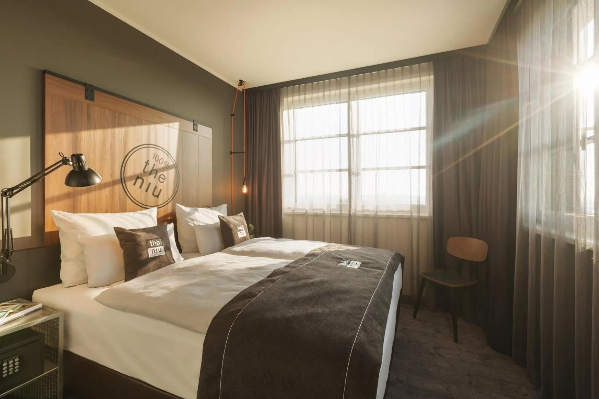 Photo of the whole room, Bed in Holiday Inn - the niu, Bricks Hamburg Eppendorf by IHG