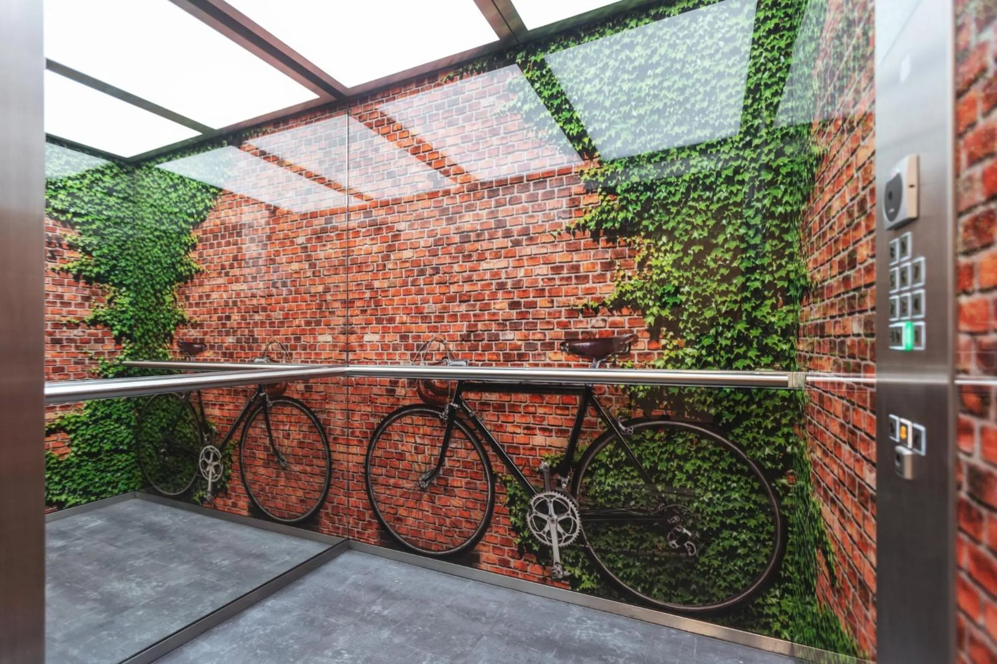 Lobby or reception in Holiday Inn - the niu, Bricks Hamburg Eppendorf by IHG