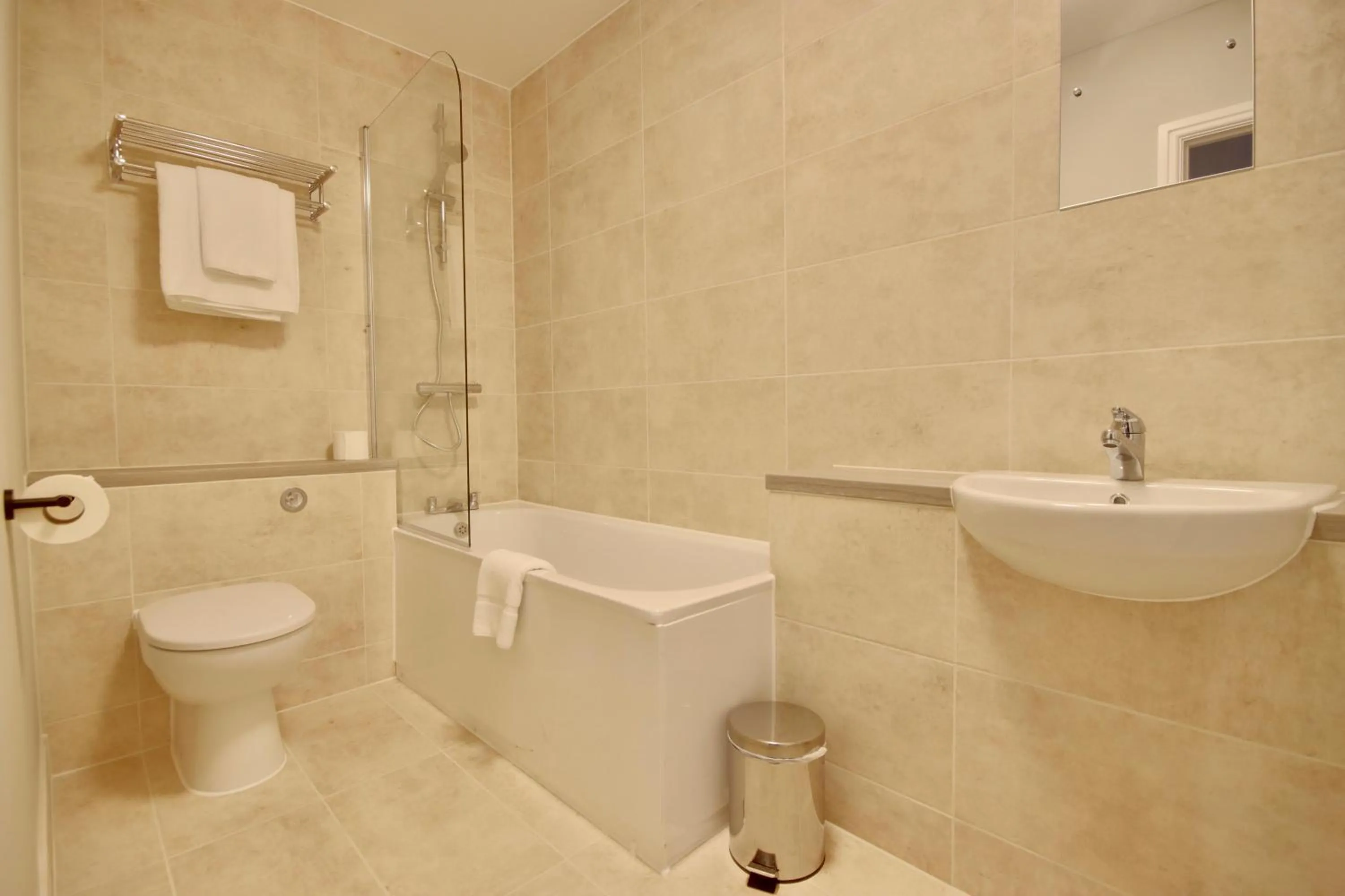 Bathroom in Orange Grove Hotel & Gardens