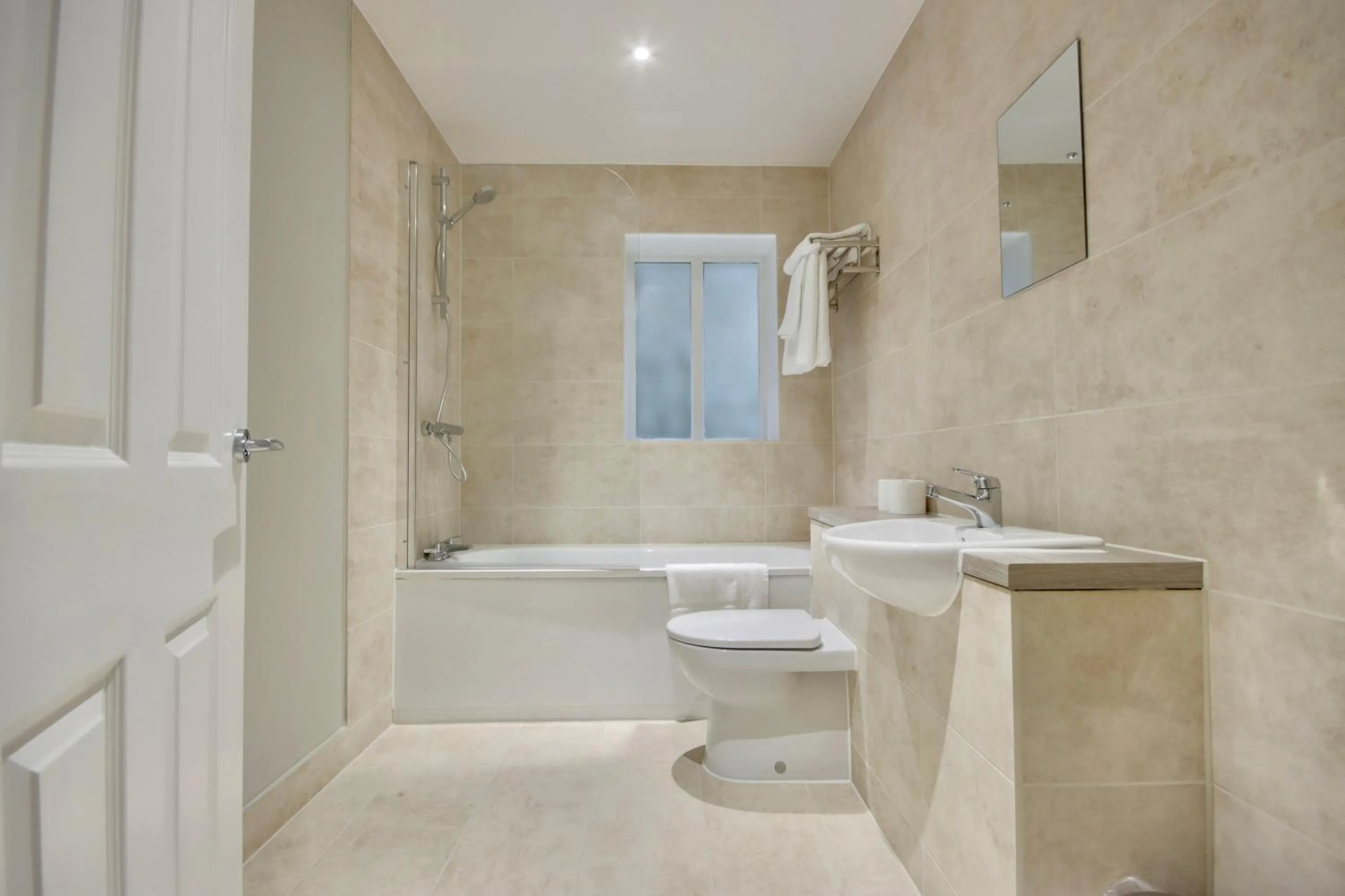 Bathroom in Orange Grove Hotel & Gardens