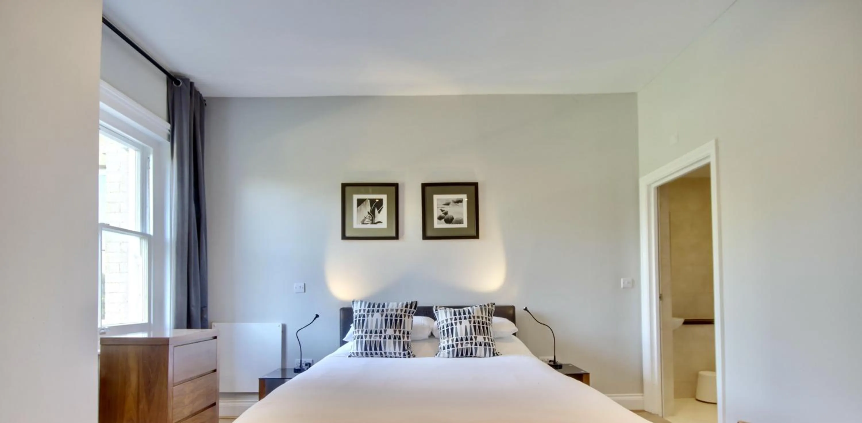 Bed in Orange Grove Hotel & Gardens