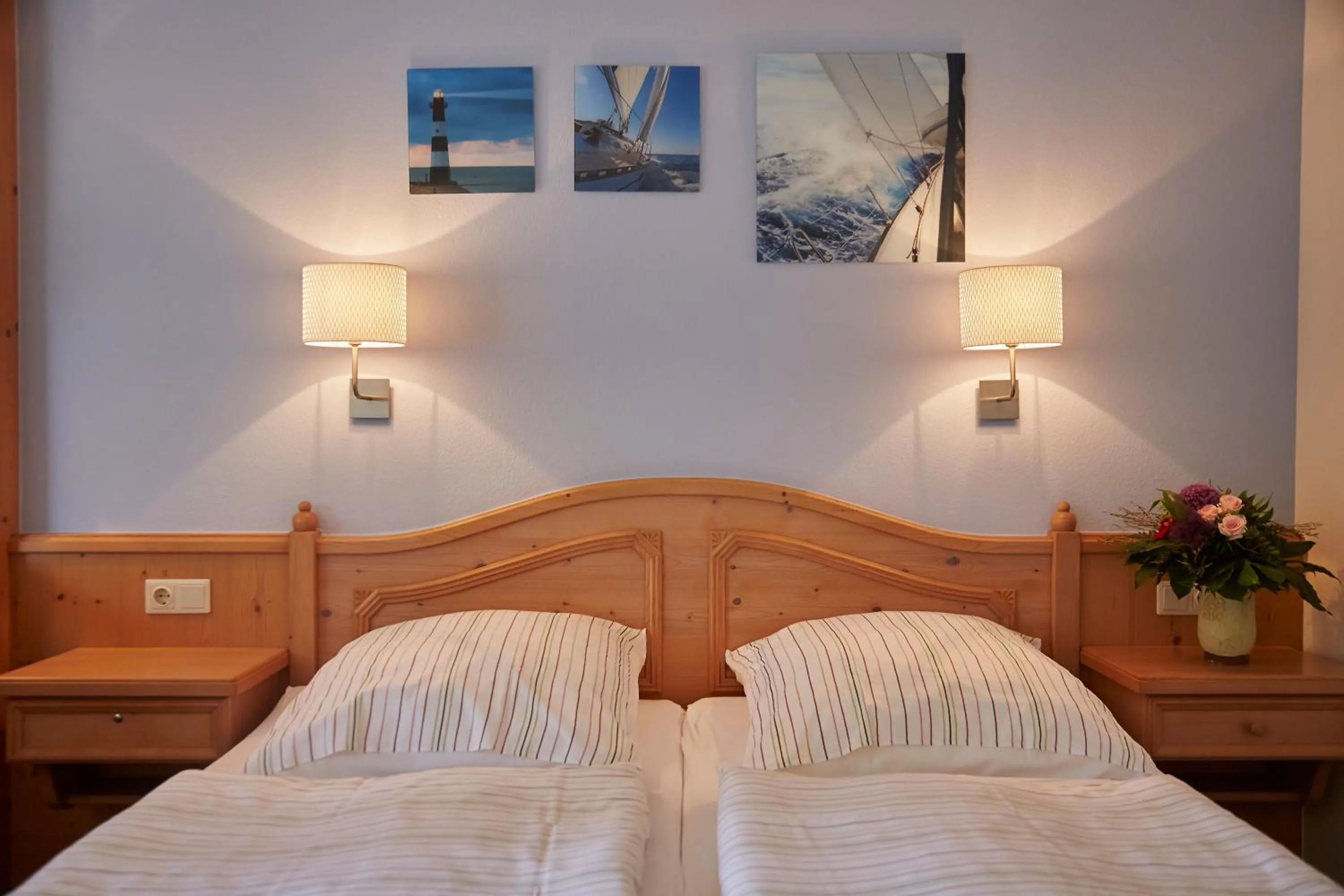 Decorative detail, Bed in Flair Landhotel Strengliner Mühle