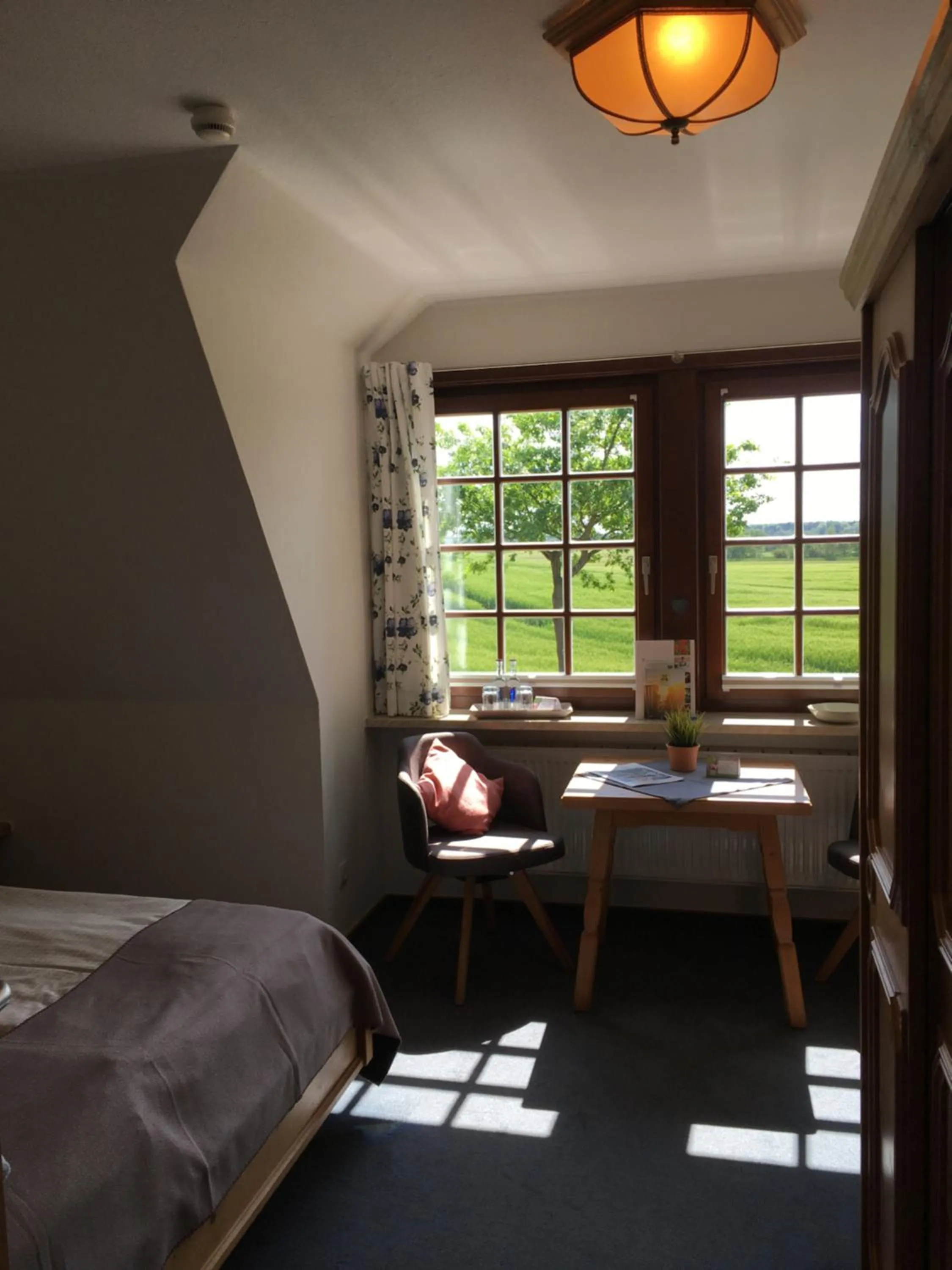 Living room, Bed in Flair Landhotel Strengliner Mühle