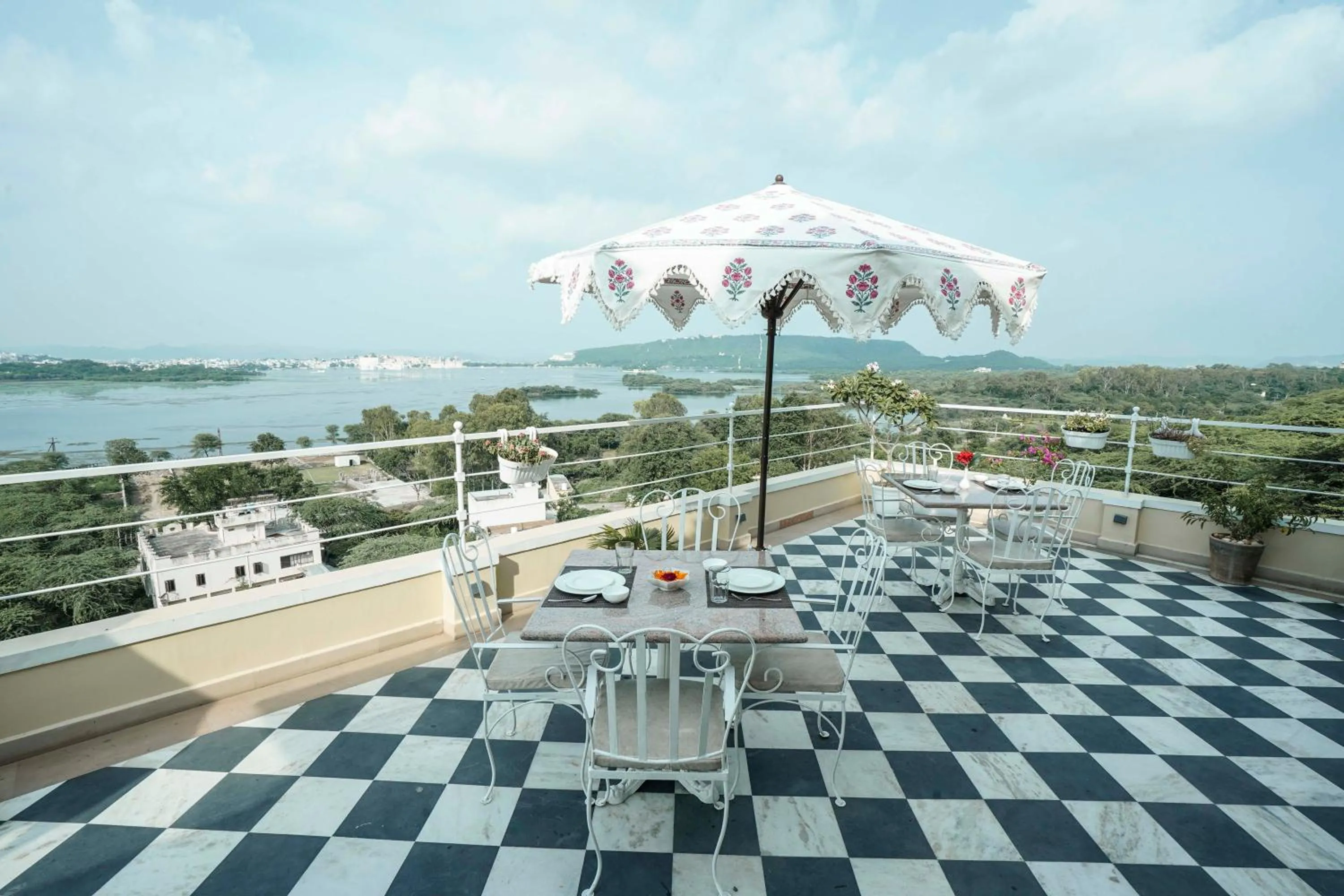 Restaurant/places to eat in Burj Baneria - A Boutique Homestay