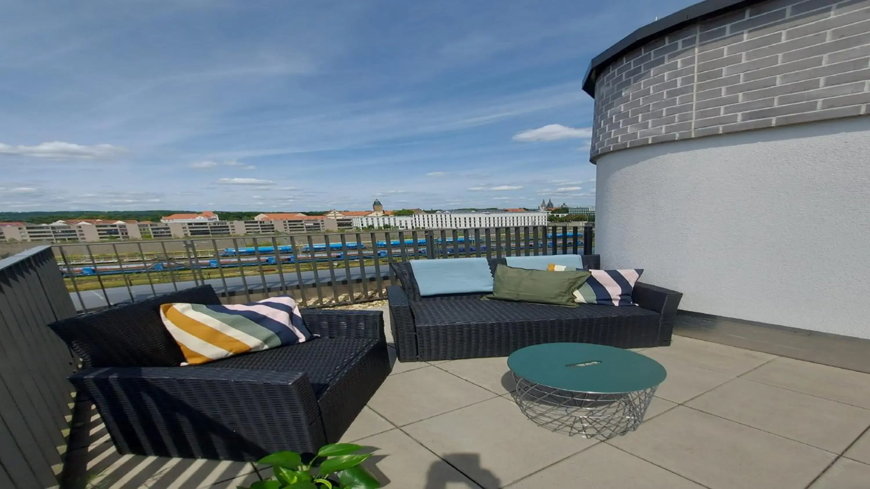 Photo of the whole room in Holiday Inn - the niu, Sparrow Regensburg by IHG Photo of the whole room in Holiday Inn - the niu, Sparrow Regensburg by IHG