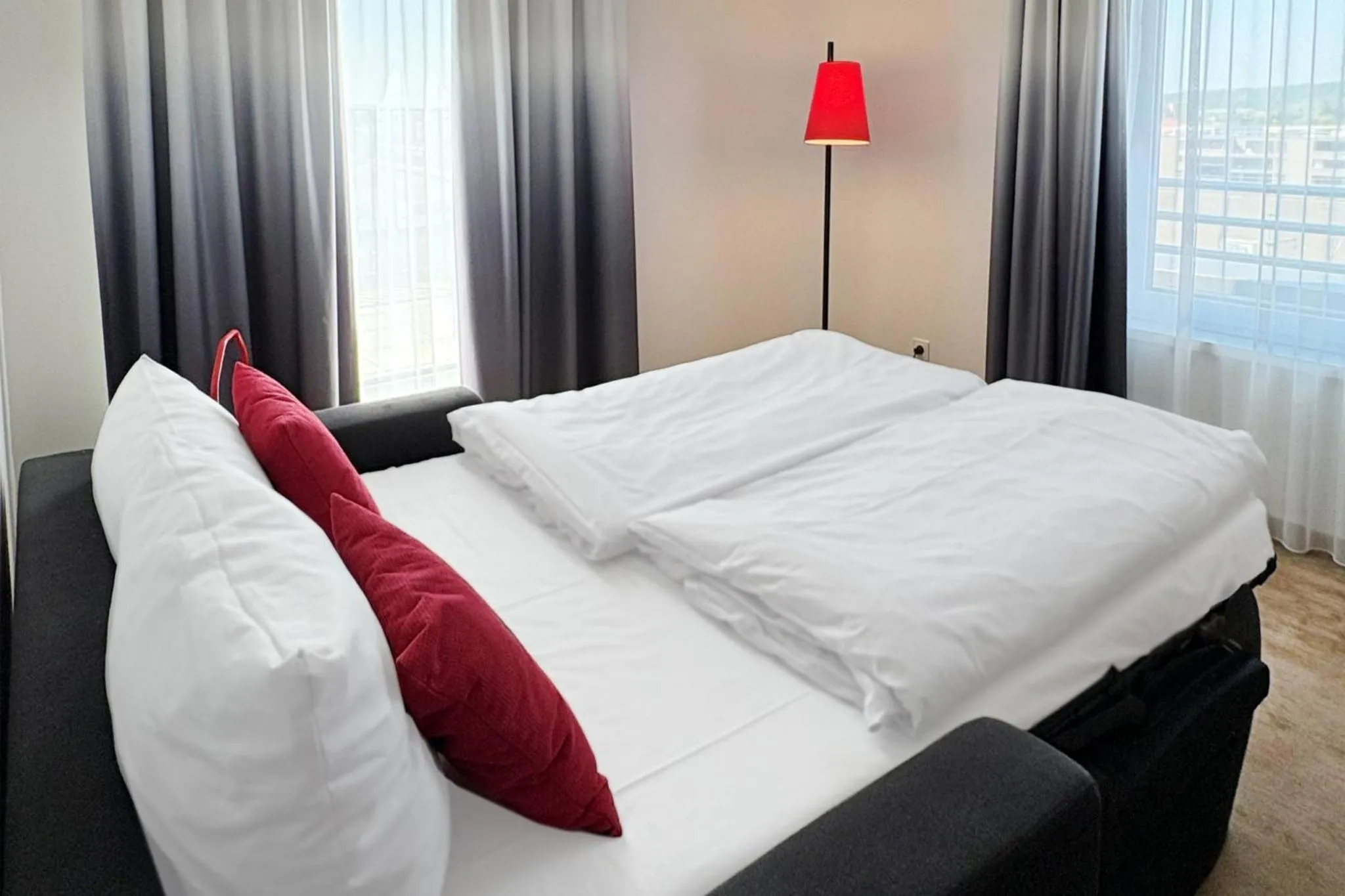 Photo of the whole room, Bed in Holiday Inn - the niu, Sparrow Regensburg by IHG