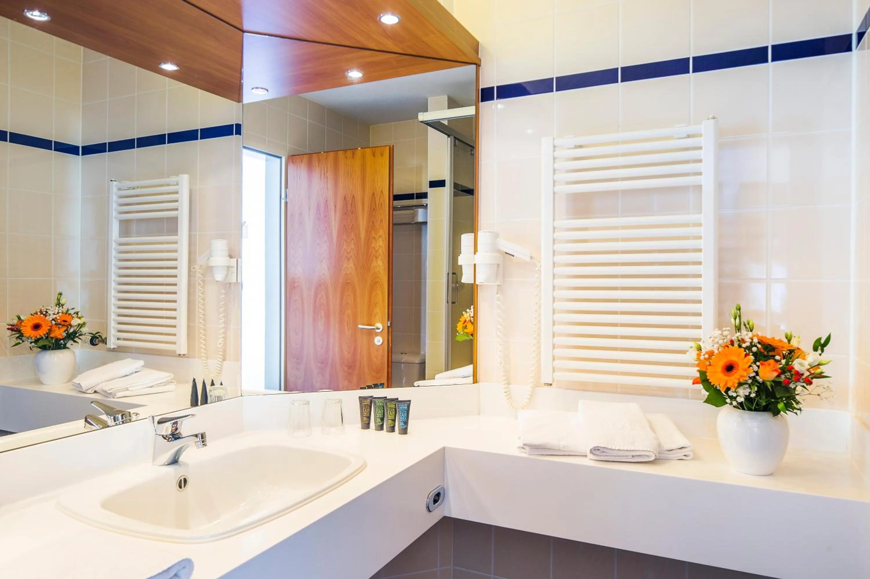 Bathroom in Kim Hotel Dresden