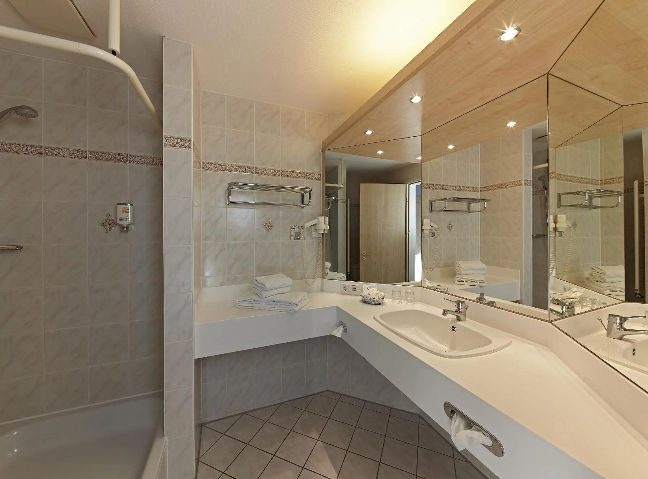 Bathroom in Kim Hotel Dresden