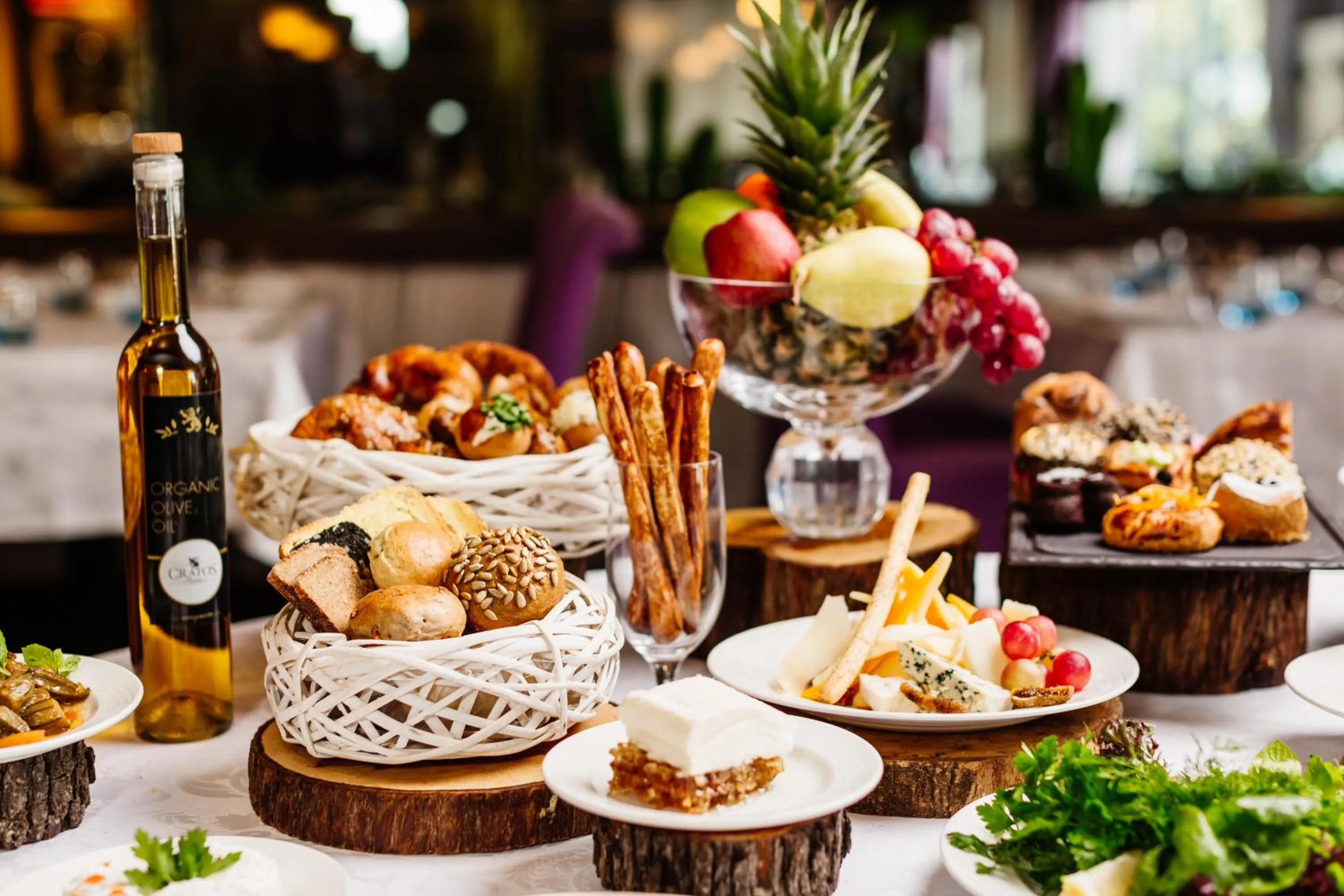 Food and drinks in Cratos Premium Hotel Casino & SPA