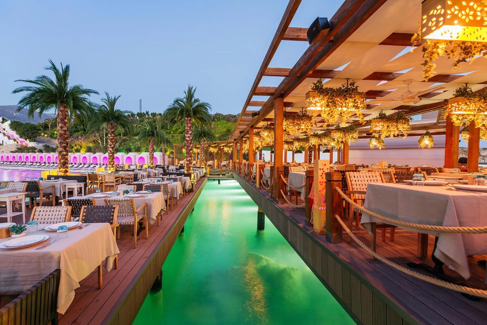 Restaurant/places to eat in Cratos Premium Hotel Casino & SPA