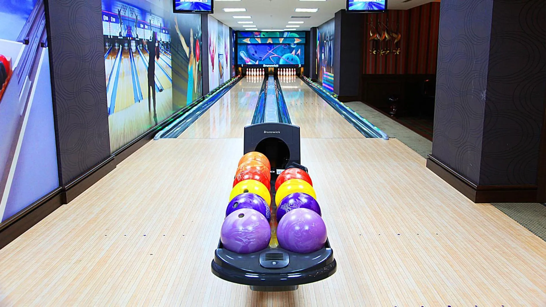 Bowling in Cratos Premium Hotel Casino & SPA