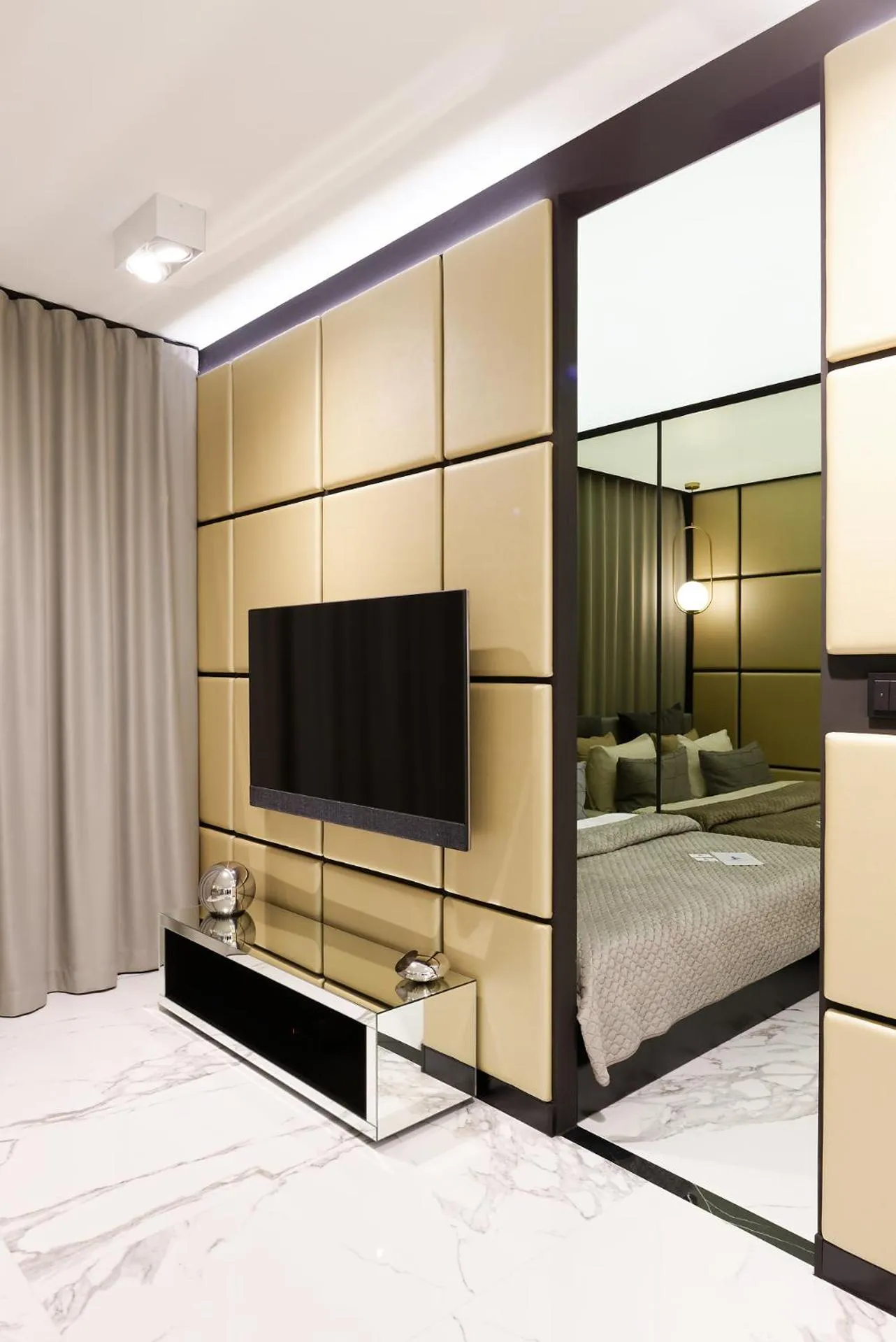 TV and multimedia, Bed in Super-Apartamenty VIP Jacuzzi