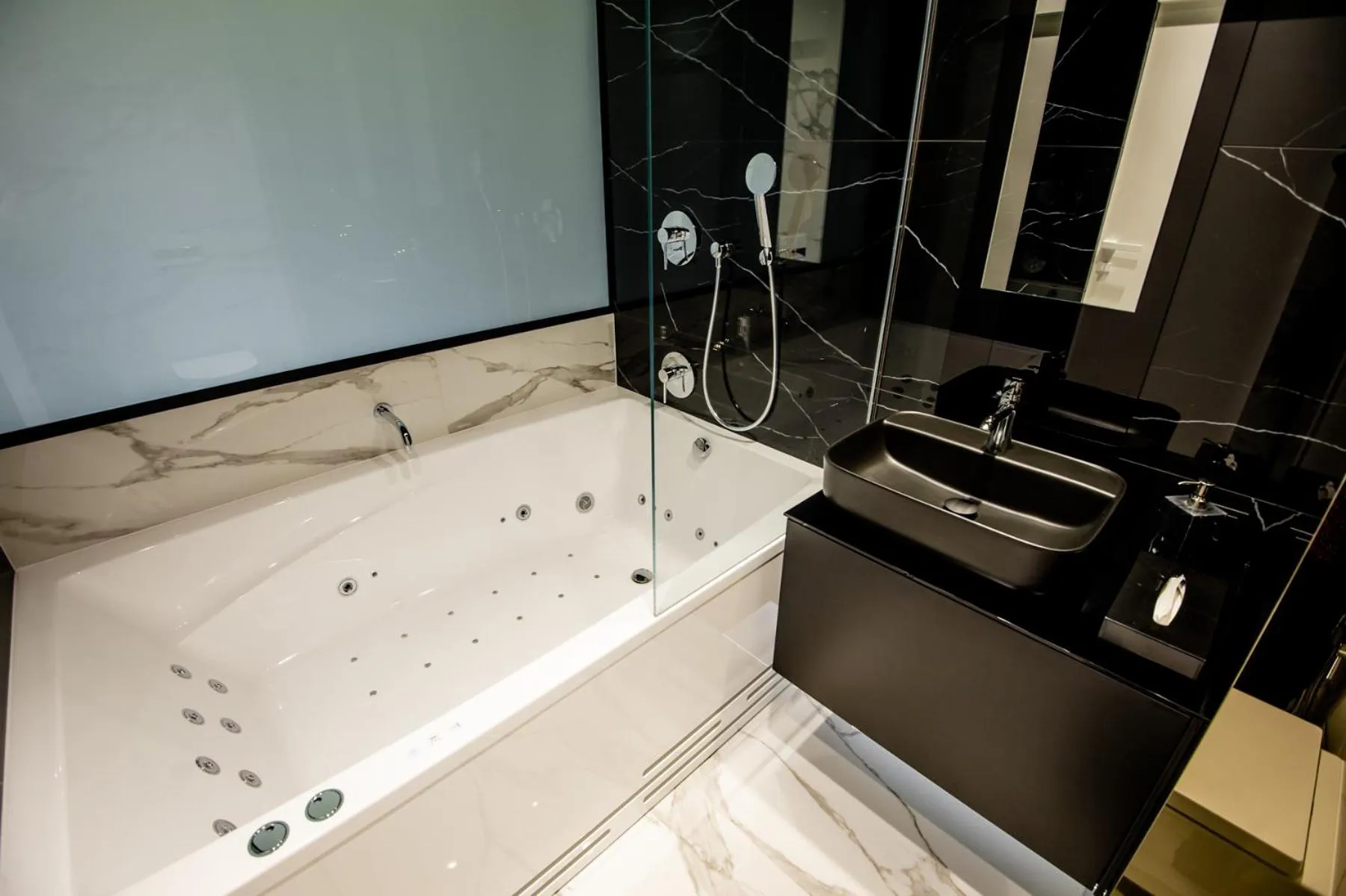 Shower in Super-Apartamenty VIP Jacuzzi