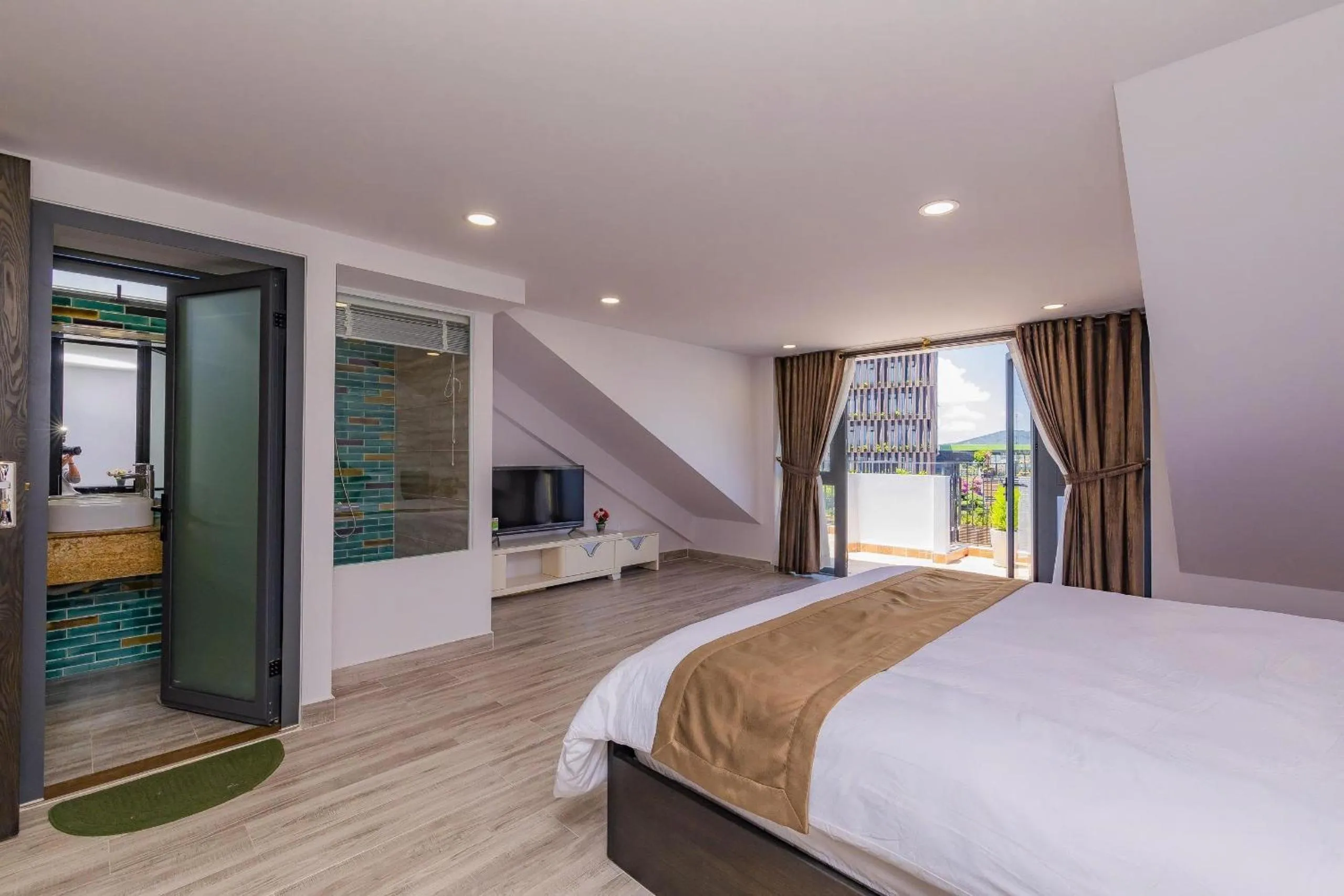 Bed in Khanh Uyen 1 Hotel