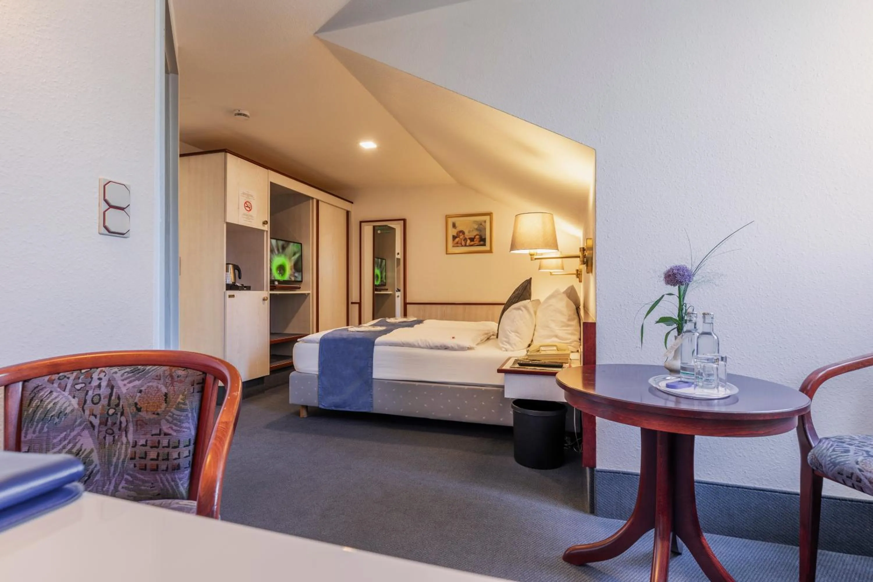 Photo of the whole room, Bed in Stadthotel Geis