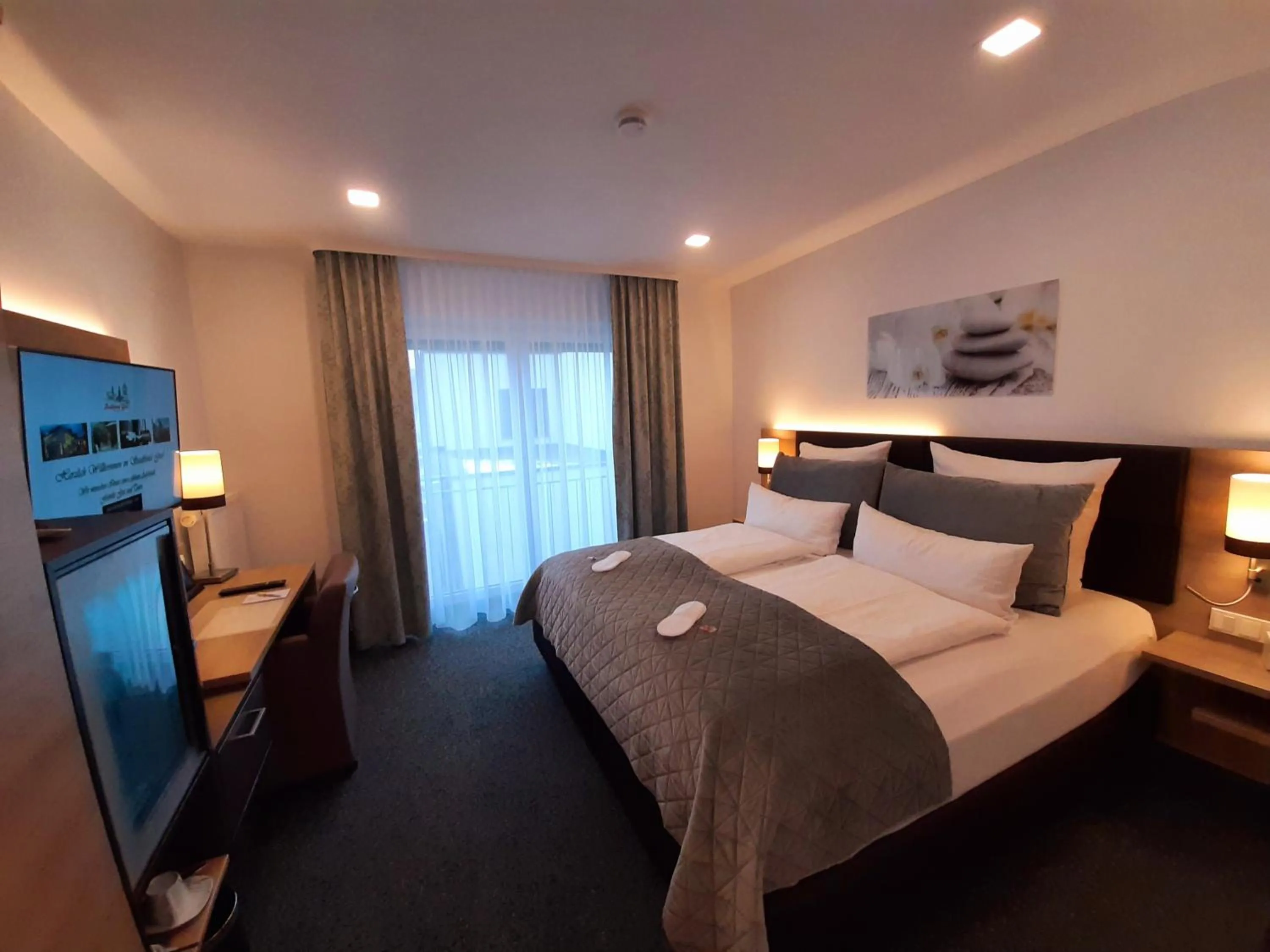 Photo of the whole room, Bed in Stadthotel Geis