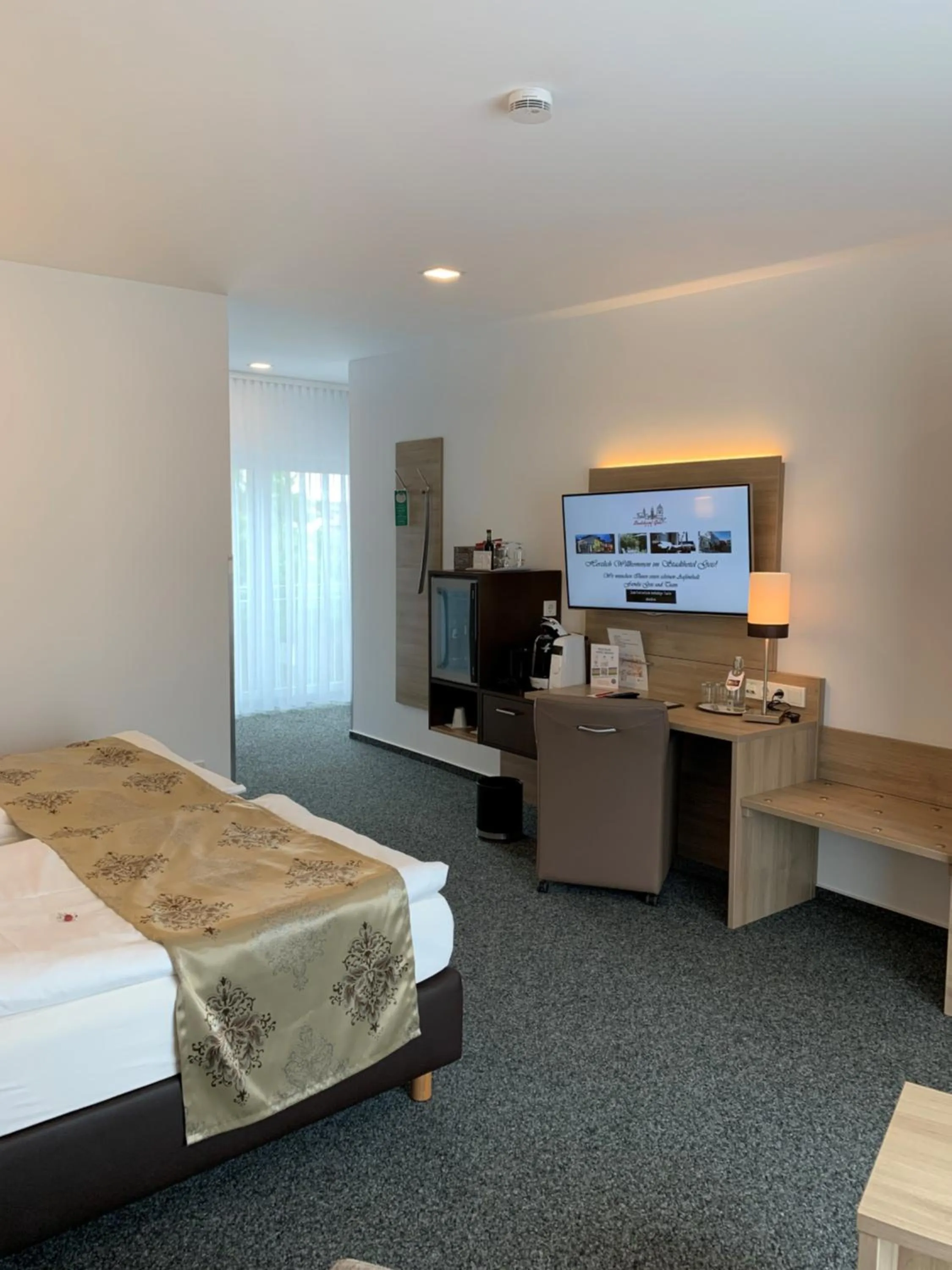 Photo of the whole room, Bed in Stadthotel Geis