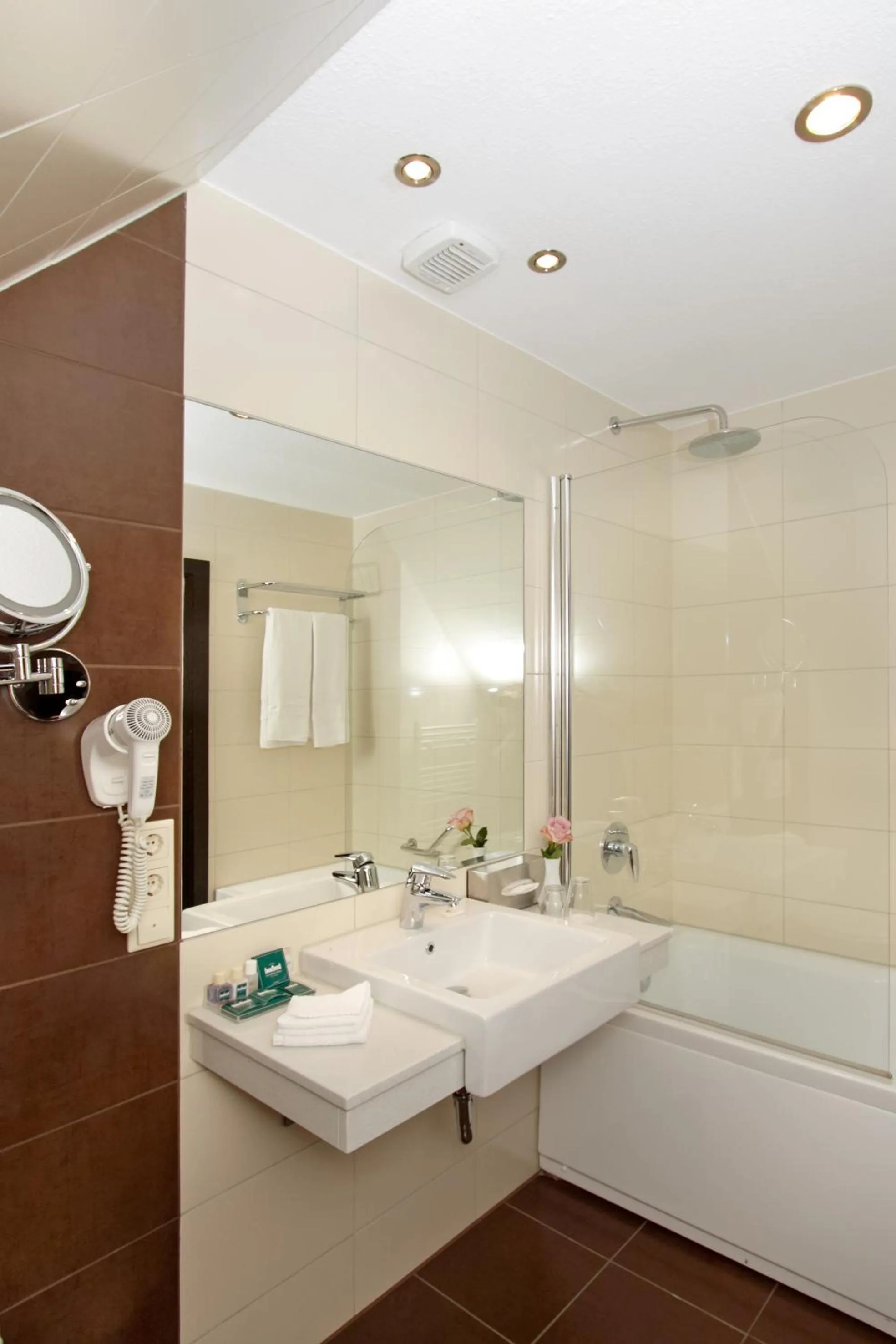 Bathroom in Grand Palace Hotel Hannover