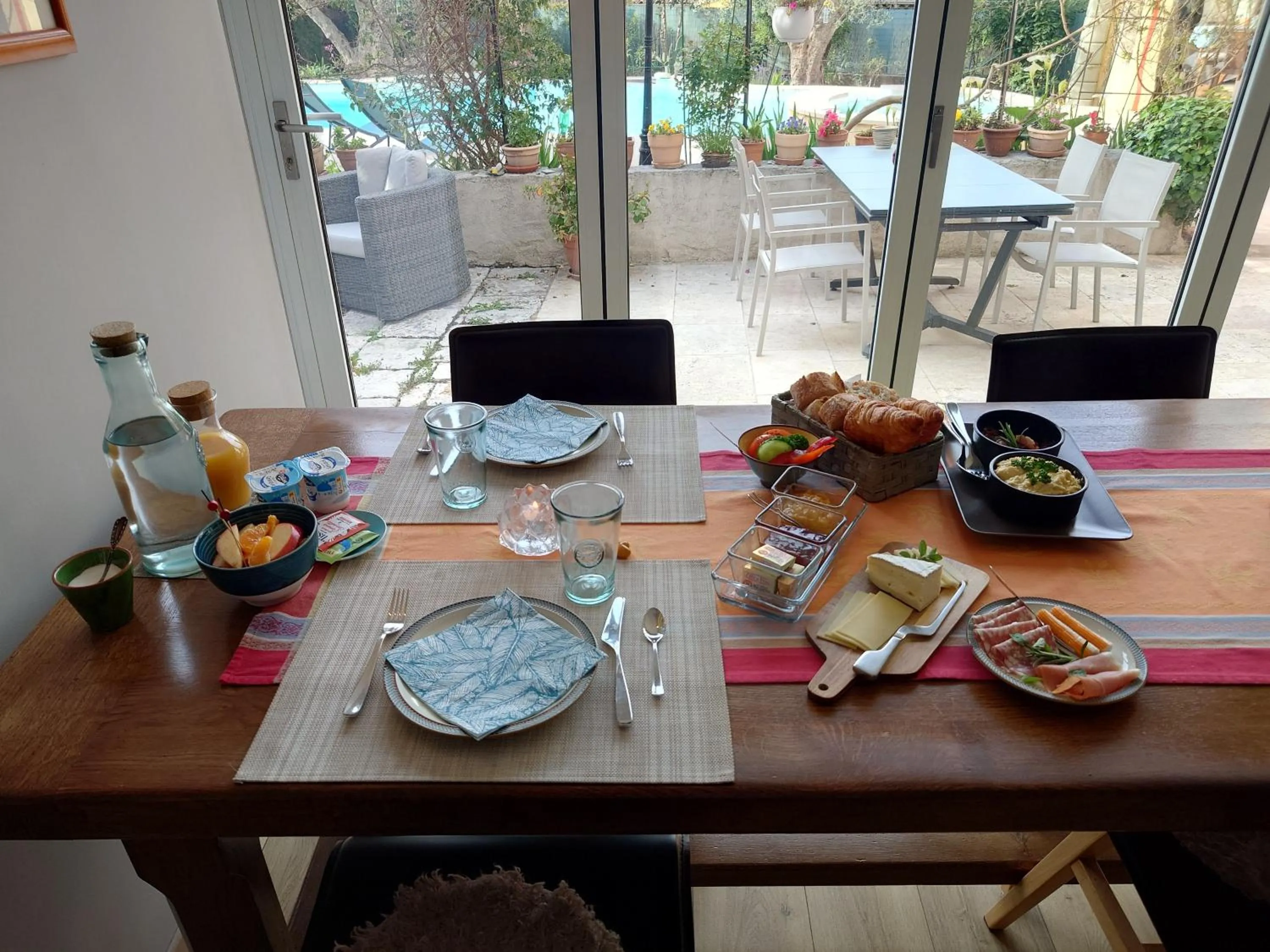 Breakfast in Villa Mia