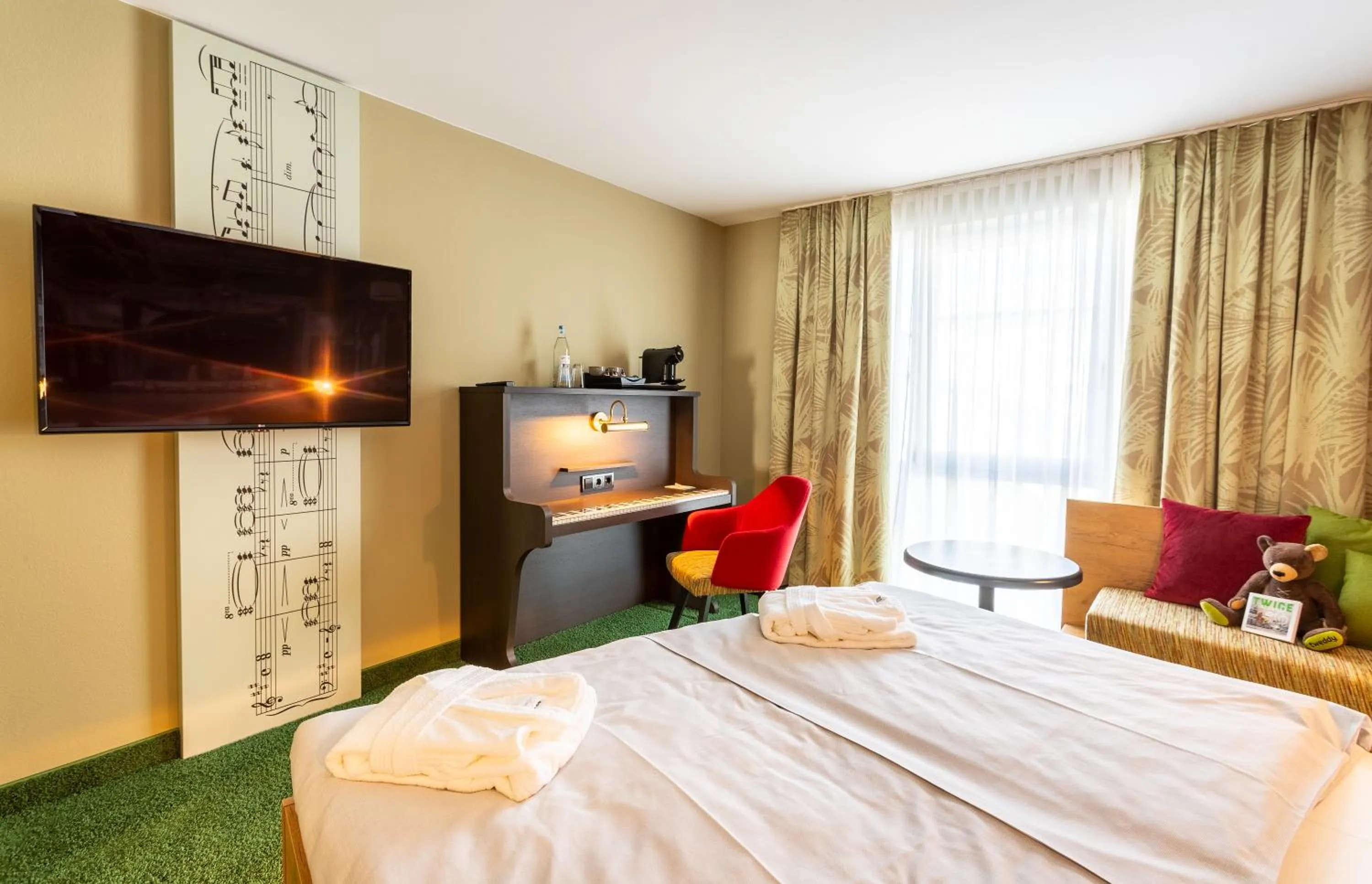 TV and multimedia, Bed in mightyTwice Hotel Dresden