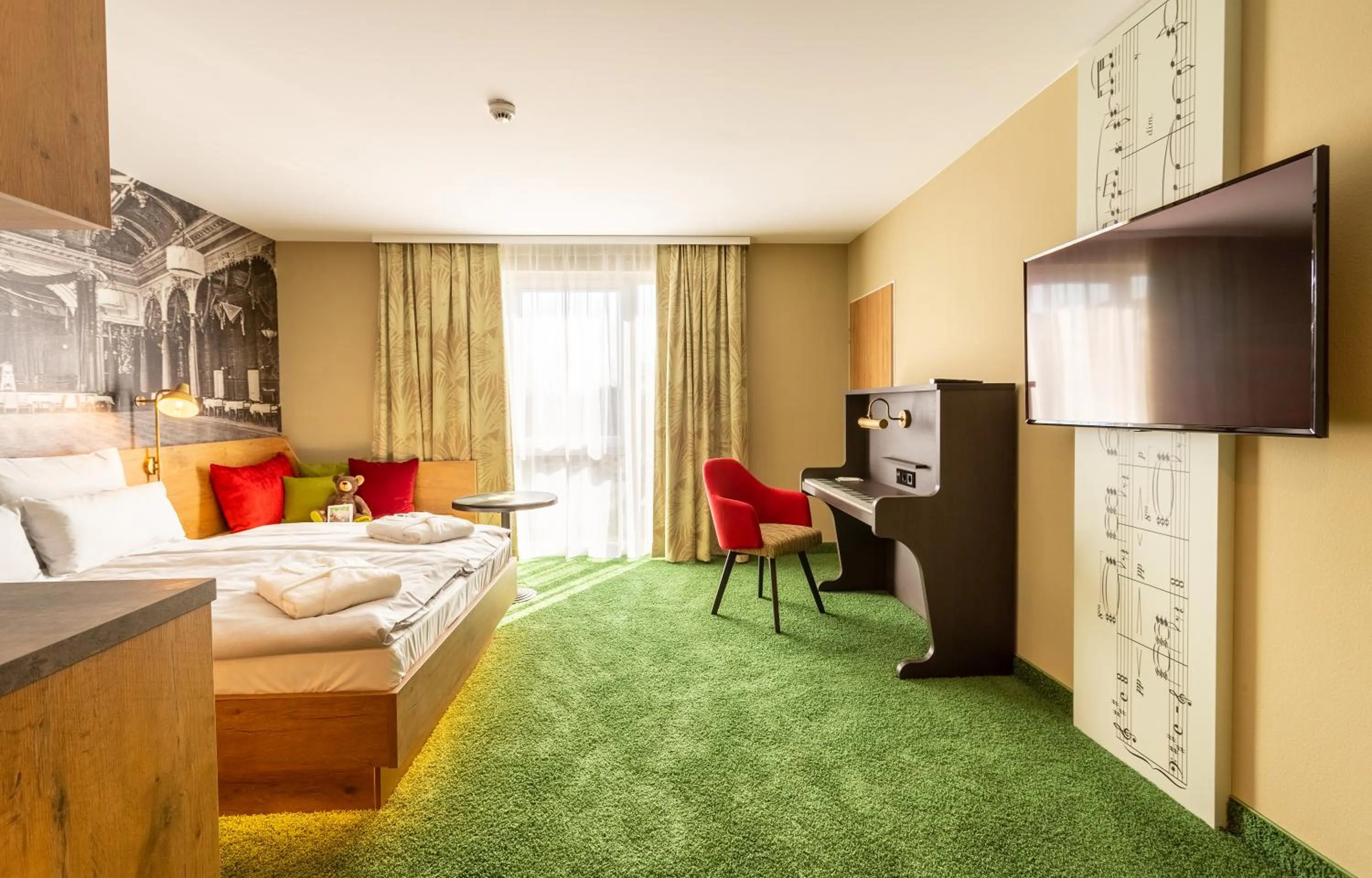 Photo of the whole room, Bed in mightyTwice Hotel Dresden