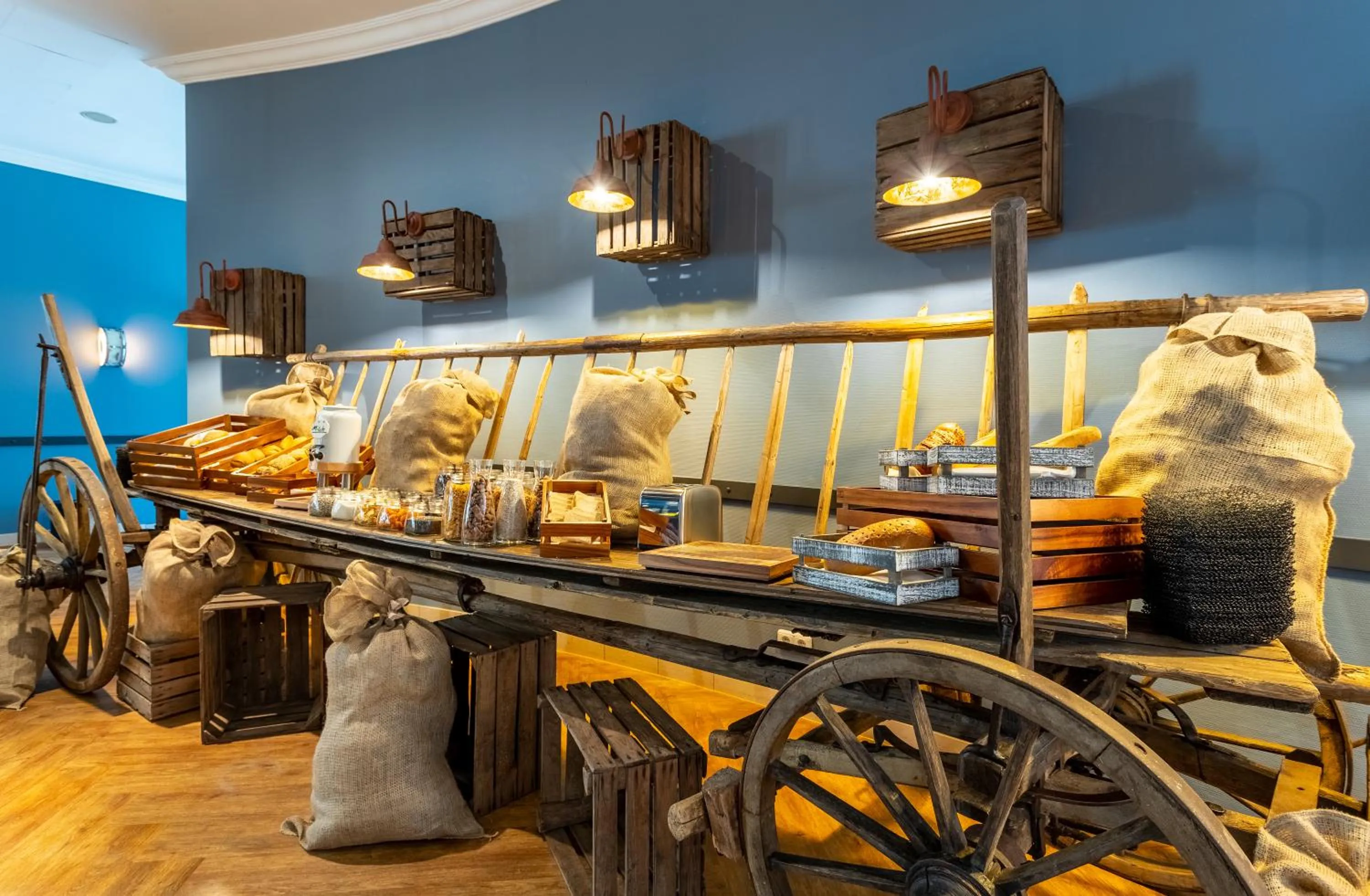 Food and drinks in mightyTwice Hotel Dresden