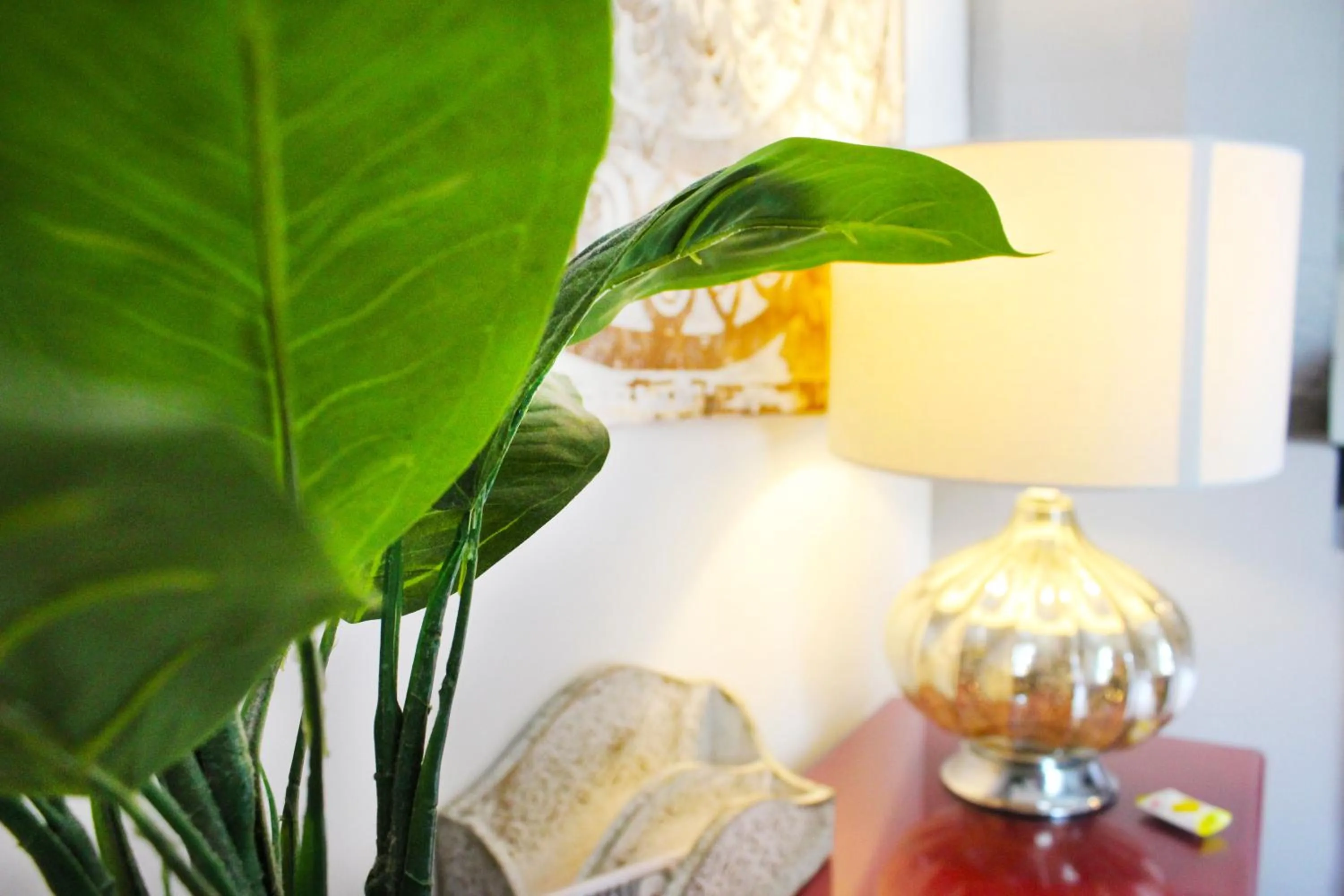 Bedroom in Guestling Hall Hotel