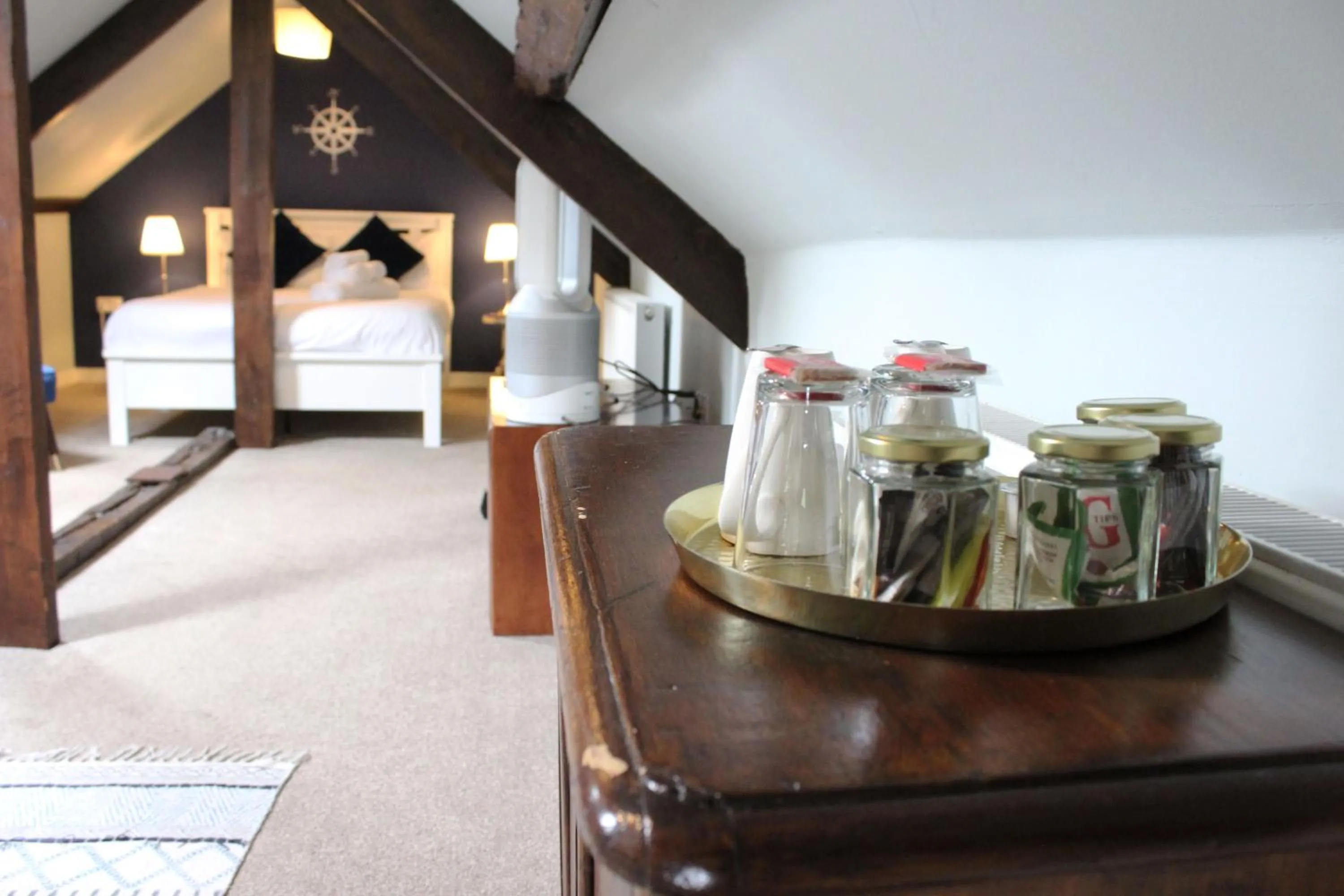 Bed in Guestling Hall Hotel