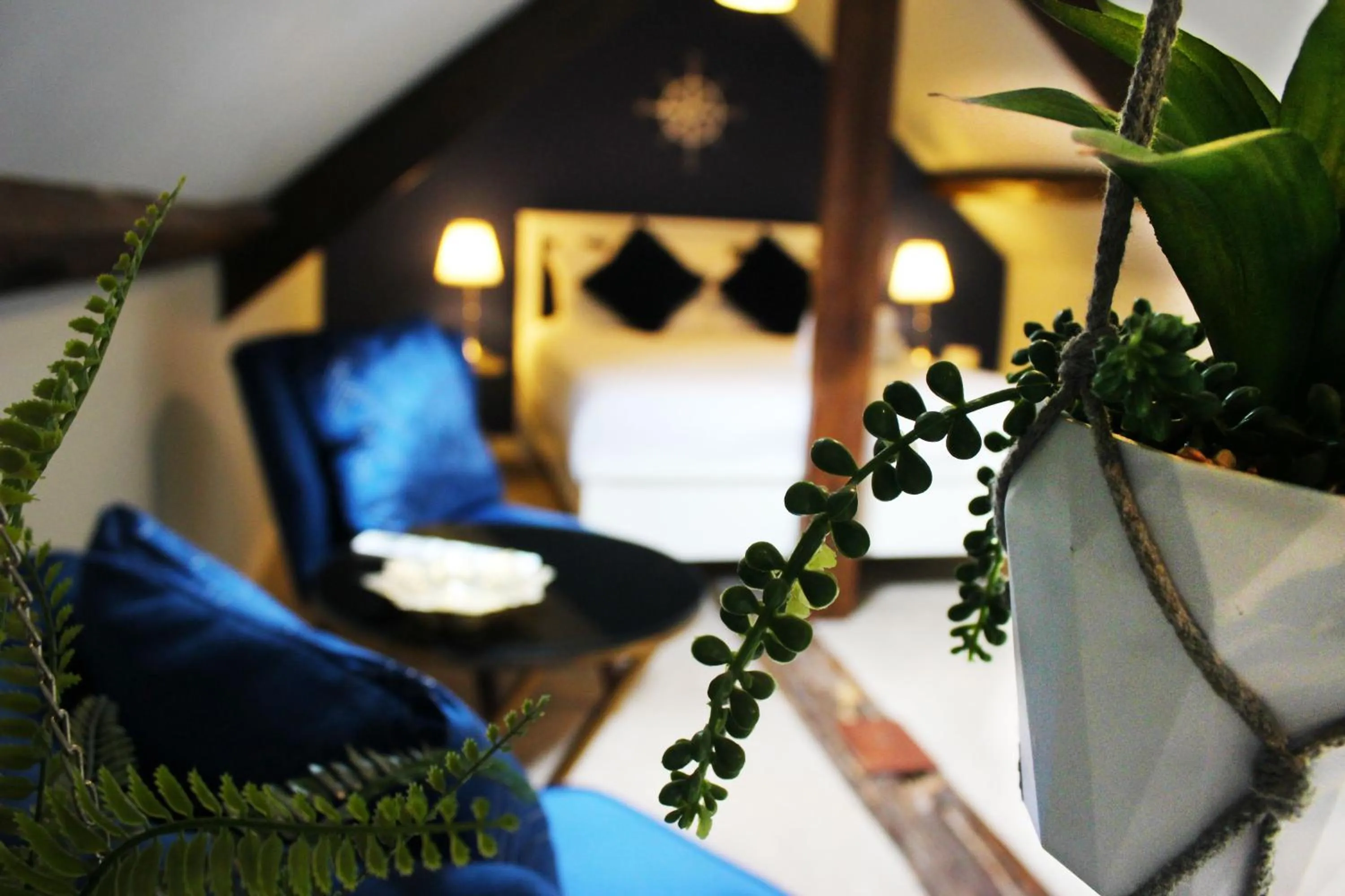 Bed in Guestling Hall Hotel