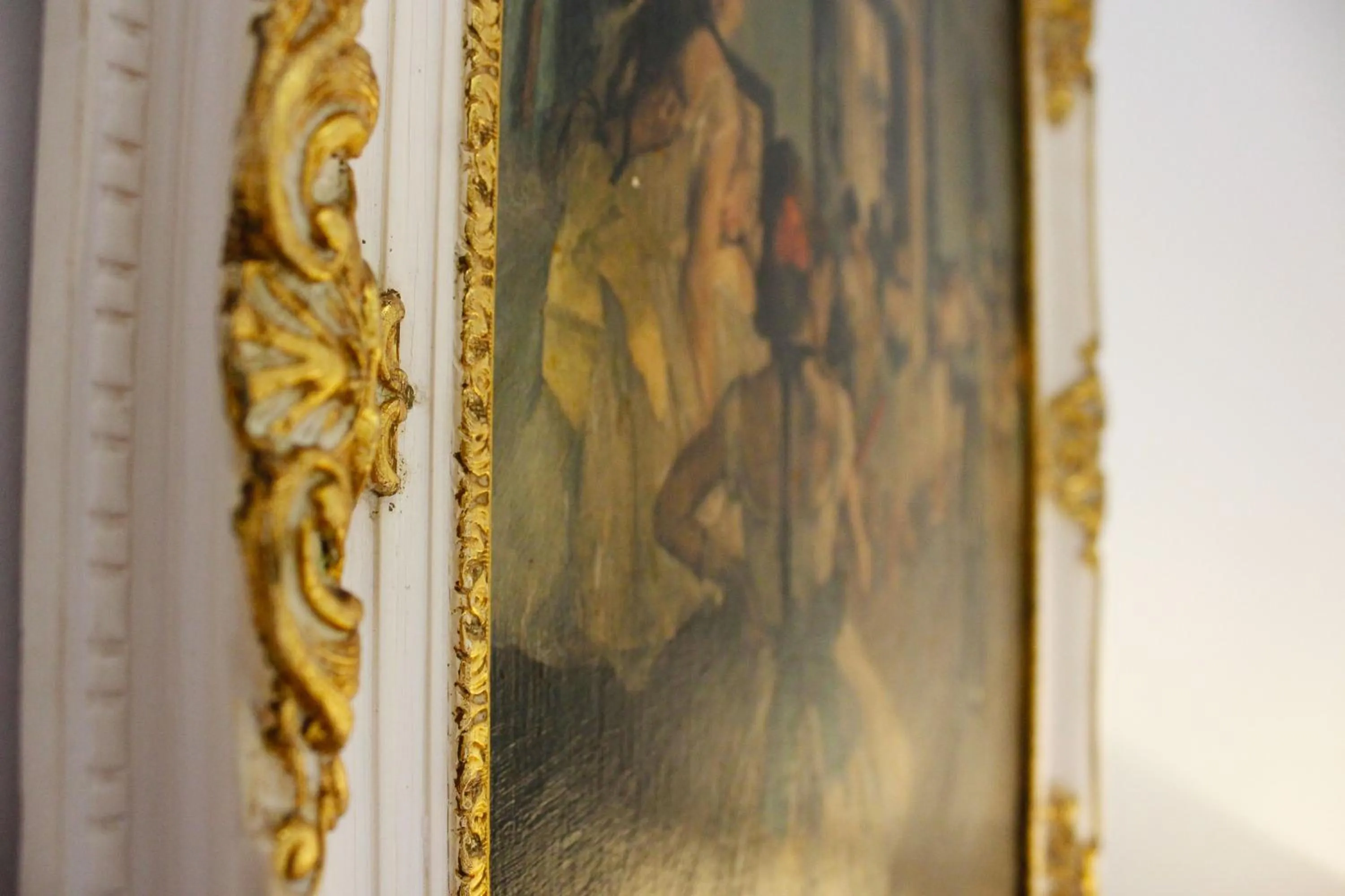 Decorative detail in Guestling Hall Hotel