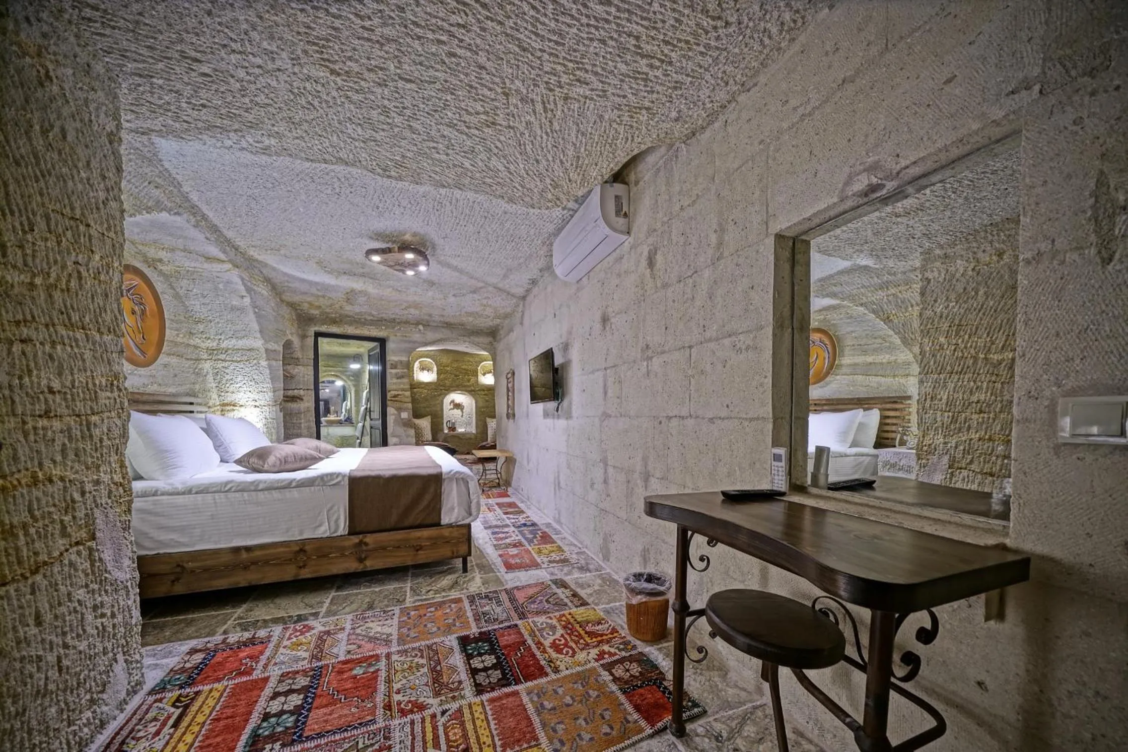 Photo of the whole room, Bed in Arinna Cappadocia