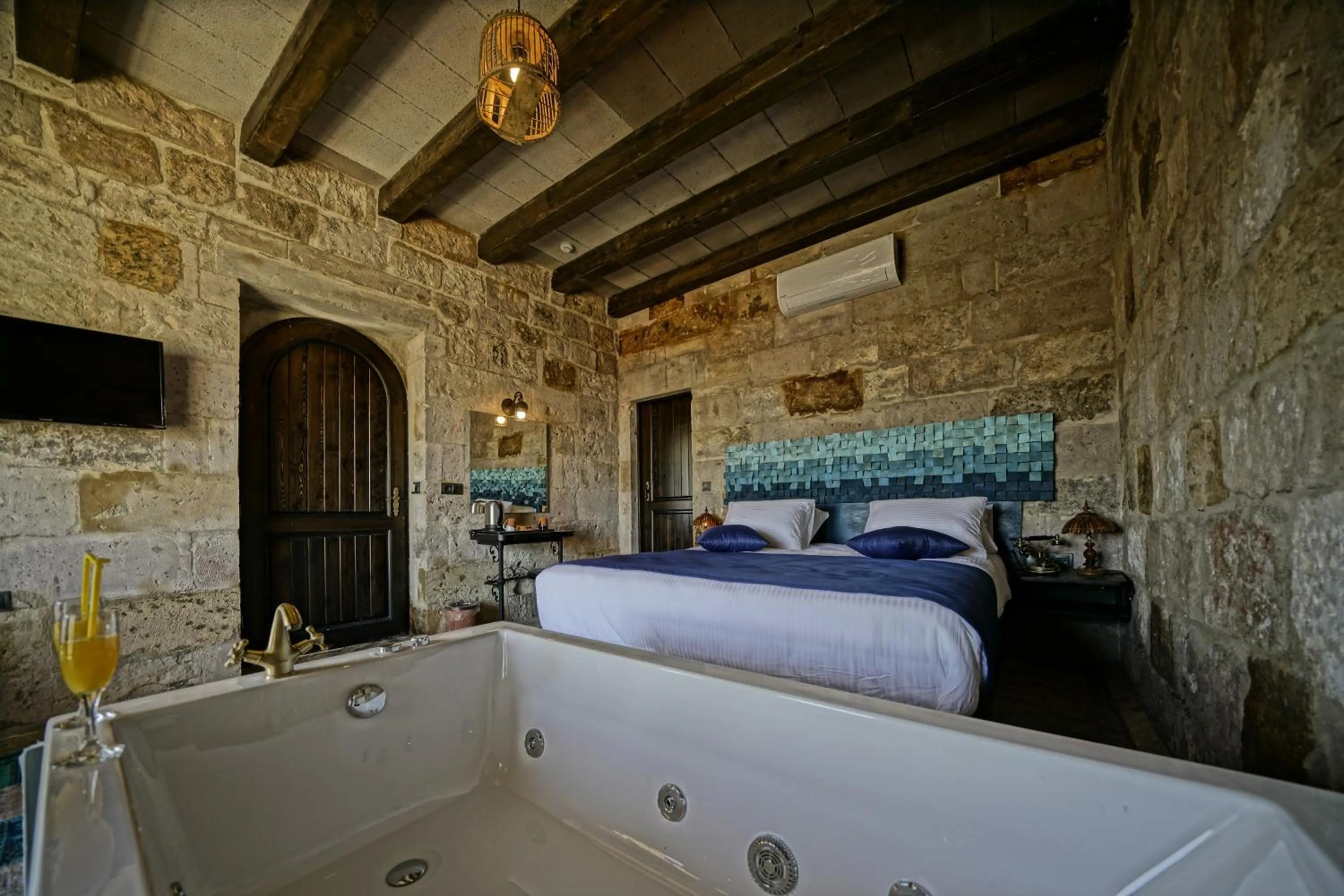 Bedroom, Bed in Arinna Cappadocia