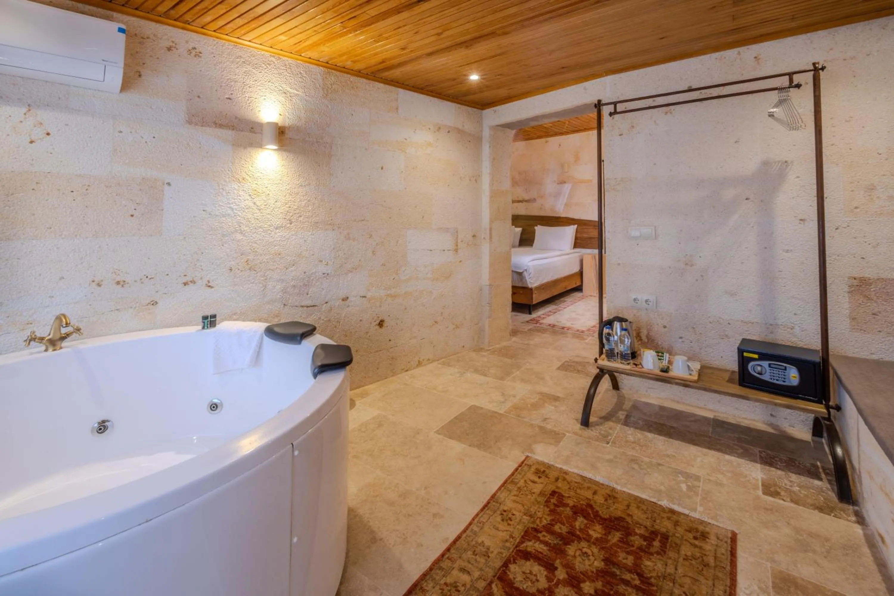 Hot Tub in Arinna Cappadocia