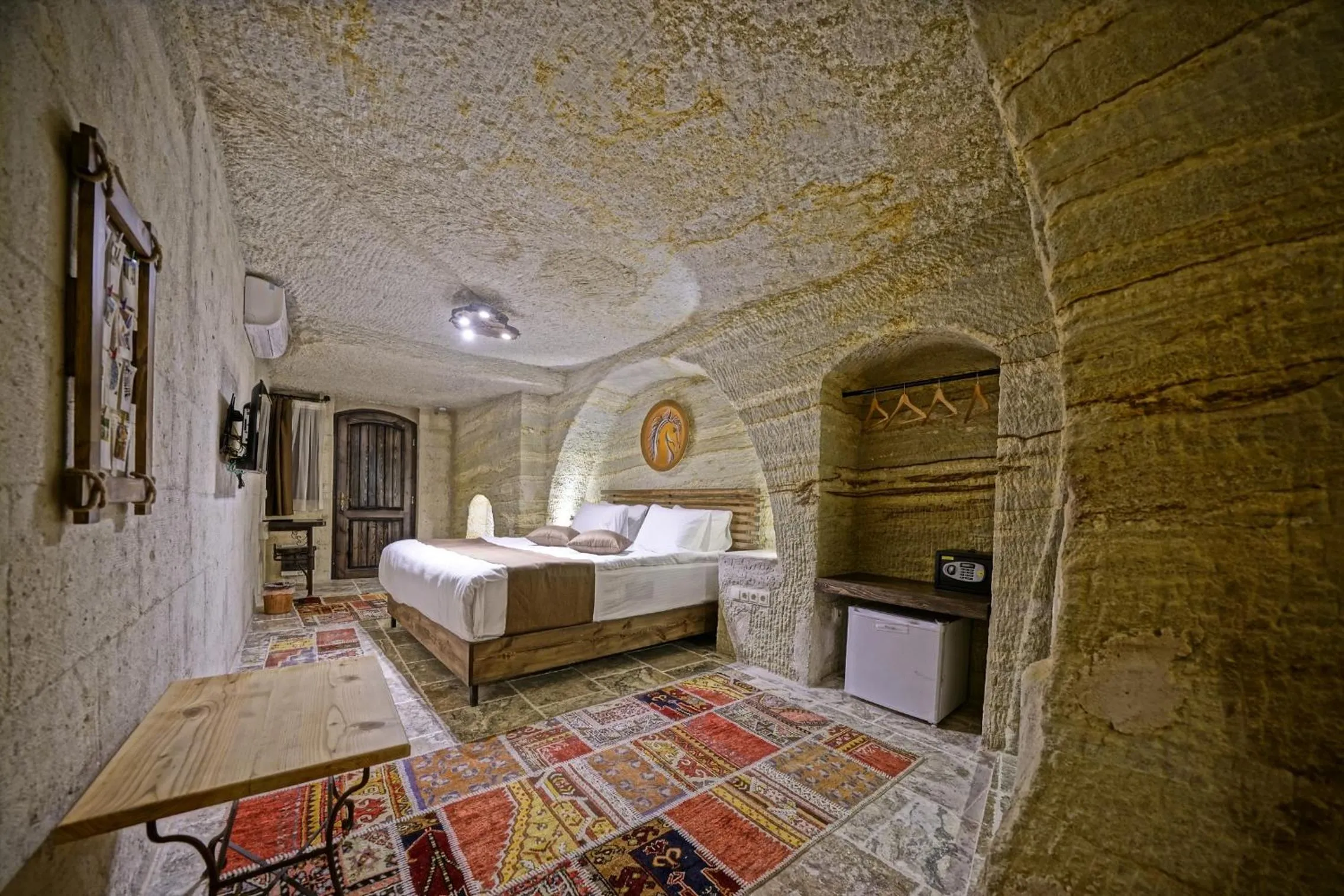 Photo of the whole room, Bed in Arinna Cappadocia