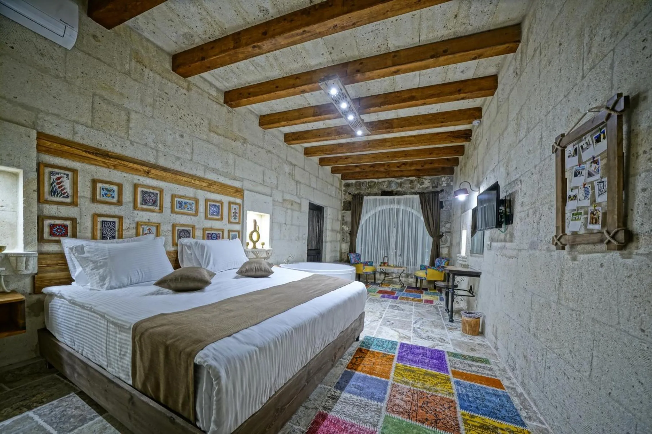 Photo of the whole room, Bed in Arinna Cappadocia