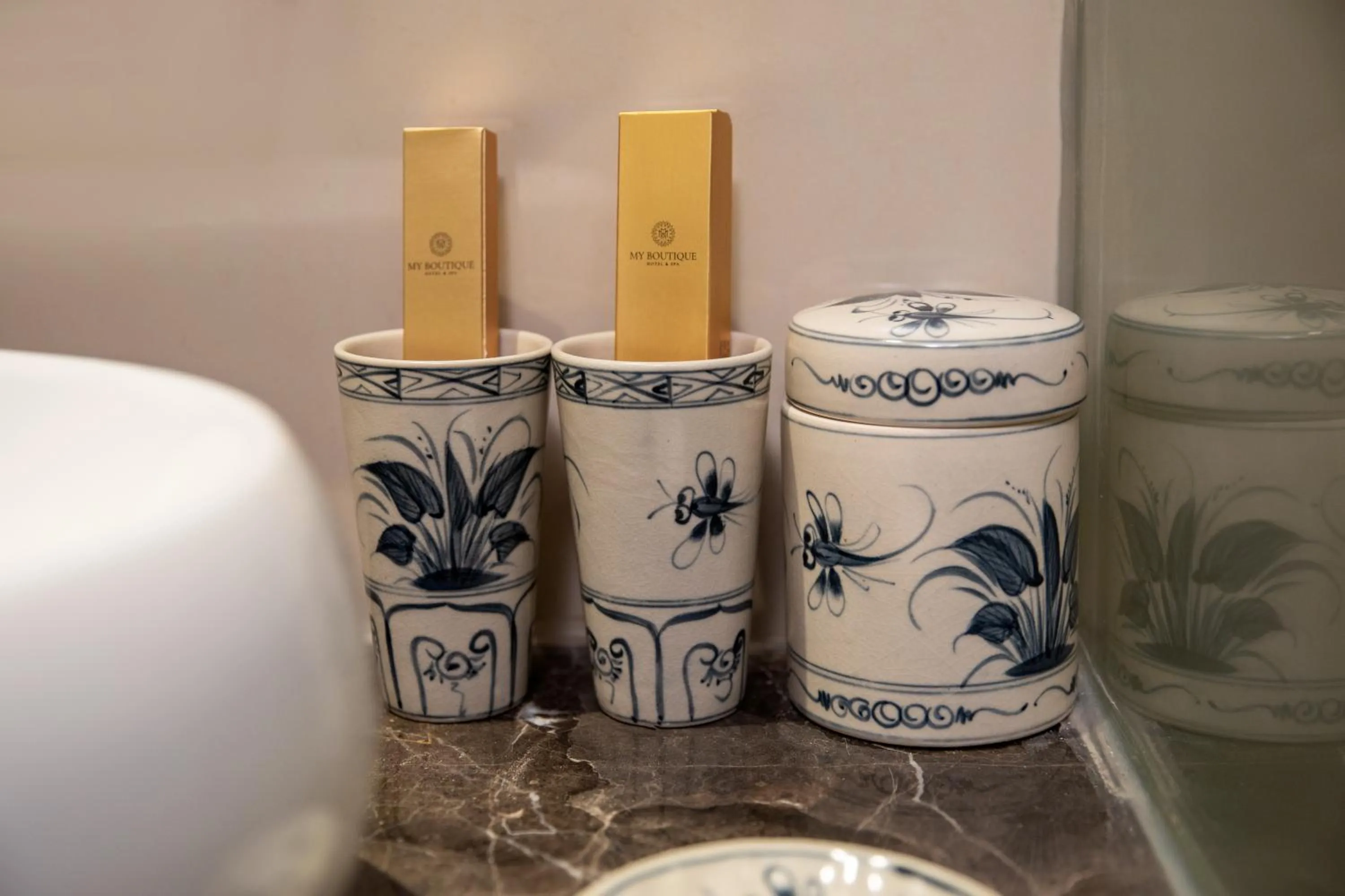 Shower in My Gallery Boutique Hotel & Spa