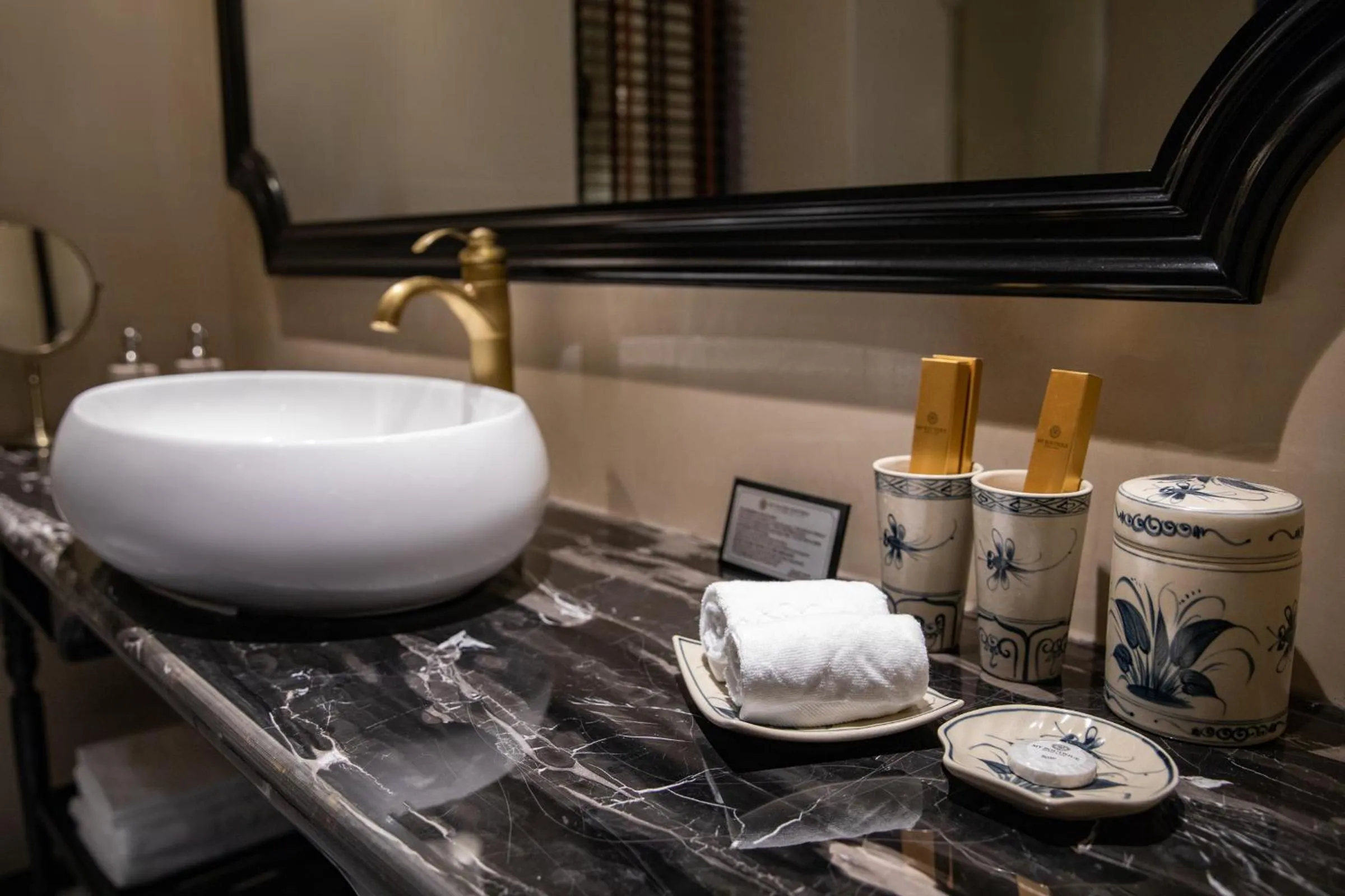 Shower in My Gallery Boutique Hotel & Spa